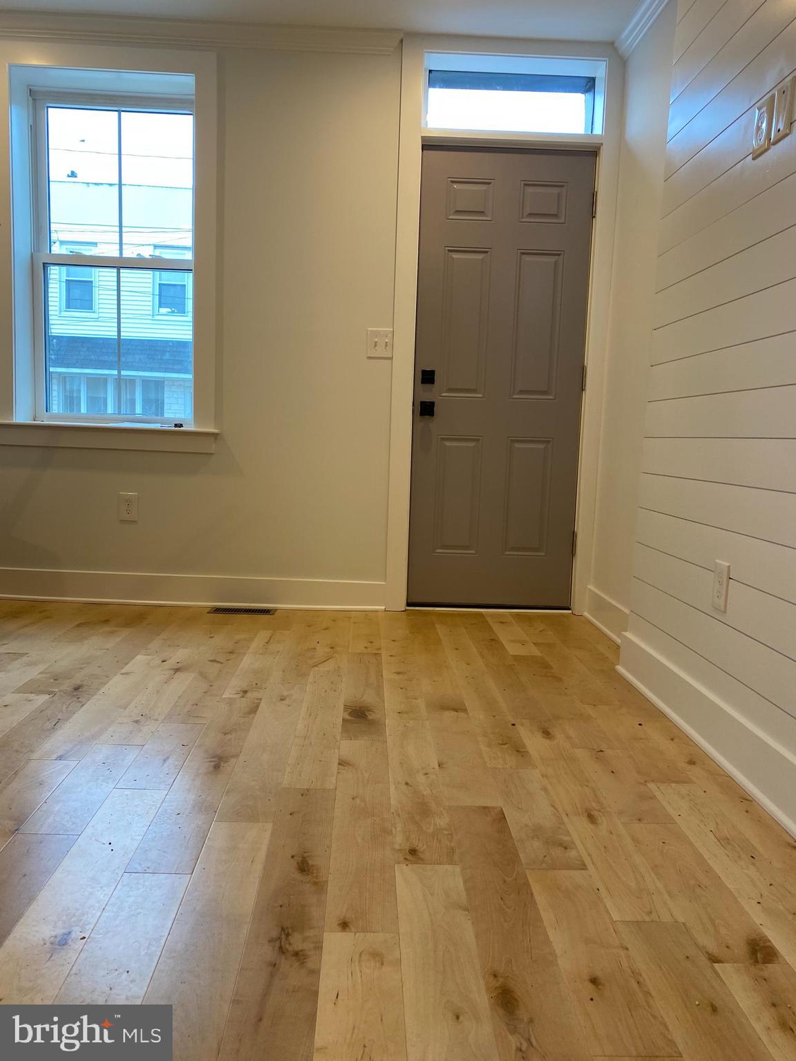 PORT RICHMOND - Residential Lease