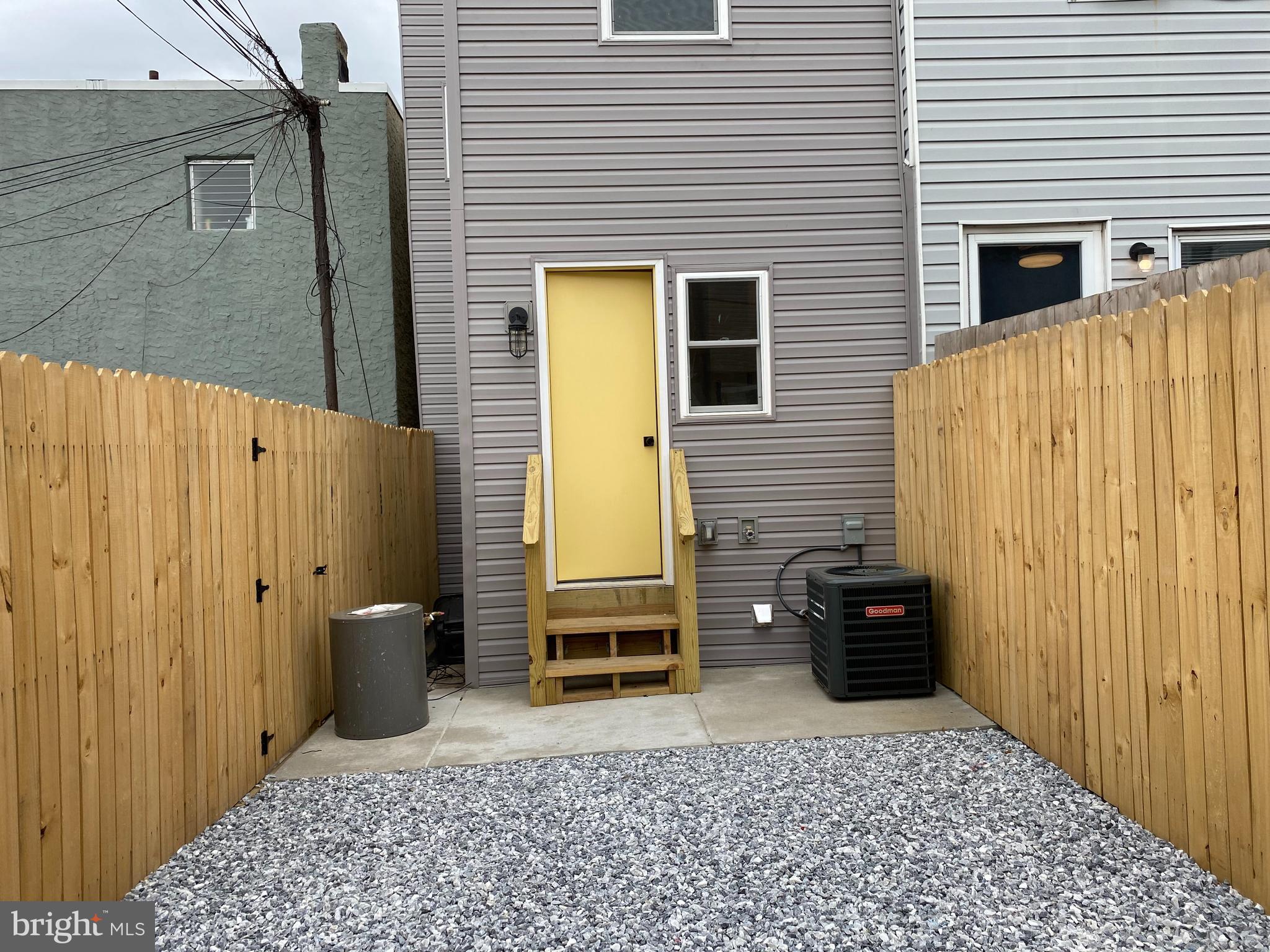 PORT RICHMOND - Residential Lease