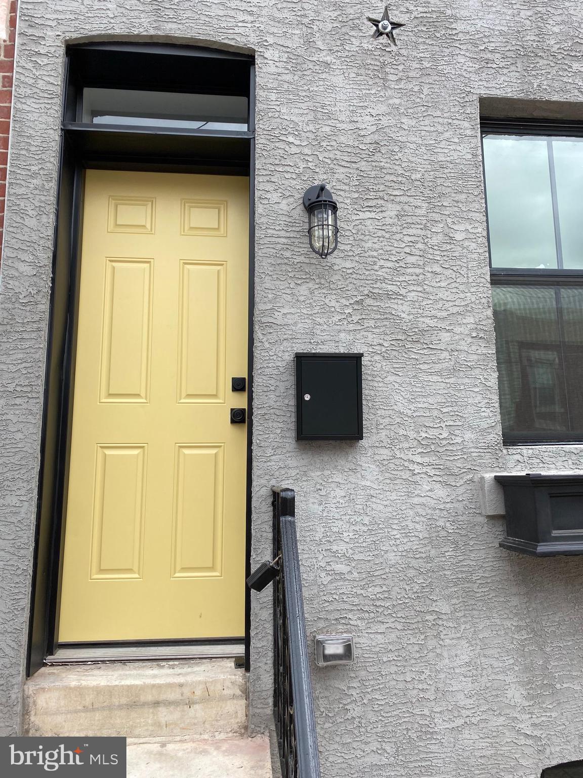 PORT RICHMOND - Residential Lease