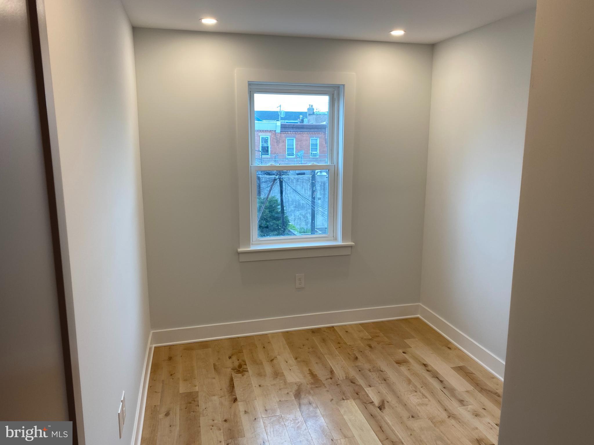 PORT RICHMOND - Residential Lease