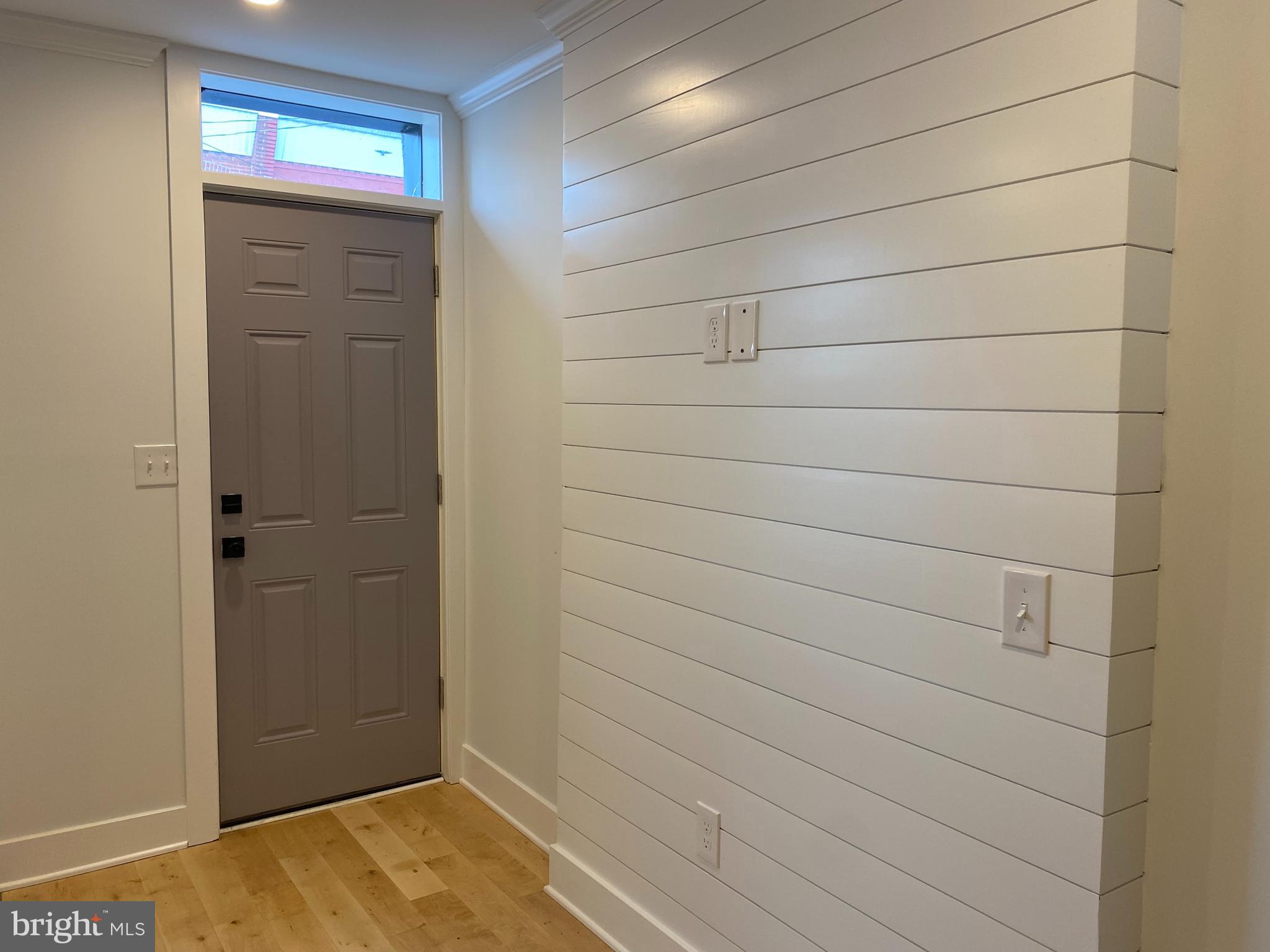 PORT RICHMOND - Residential Lease