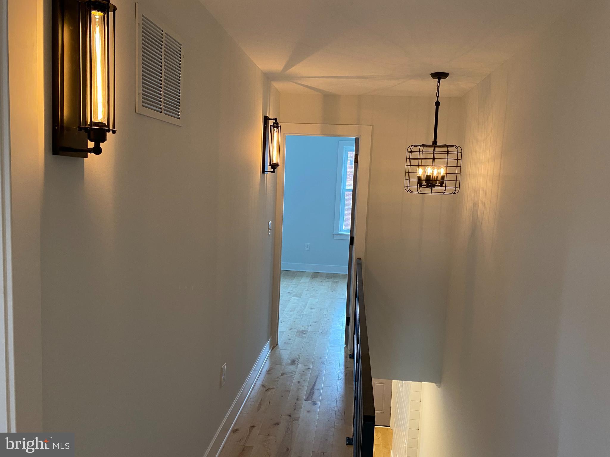 PORT RICHMOND - Residential Lease