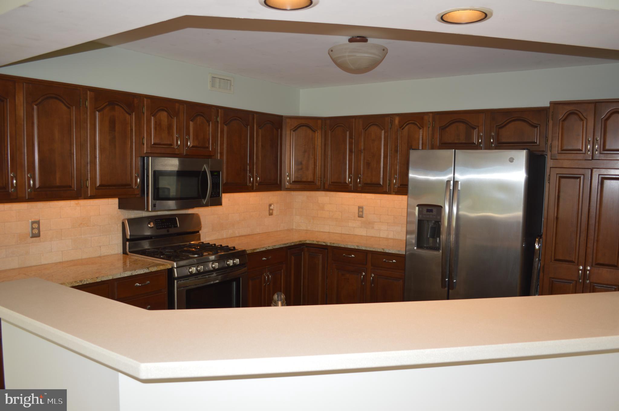 PONDS EDGE - Residential