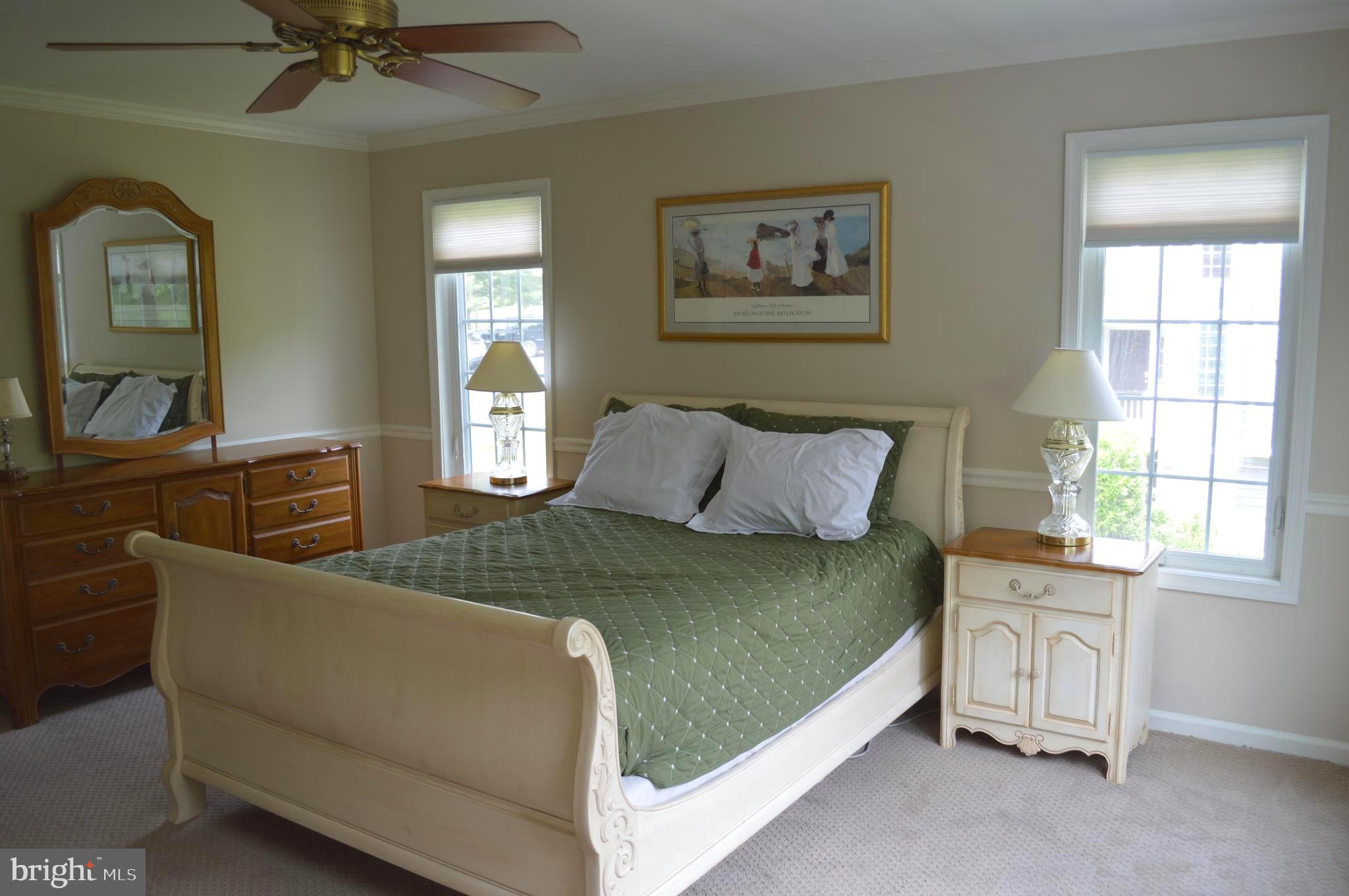 PONDS EDGE - Residential