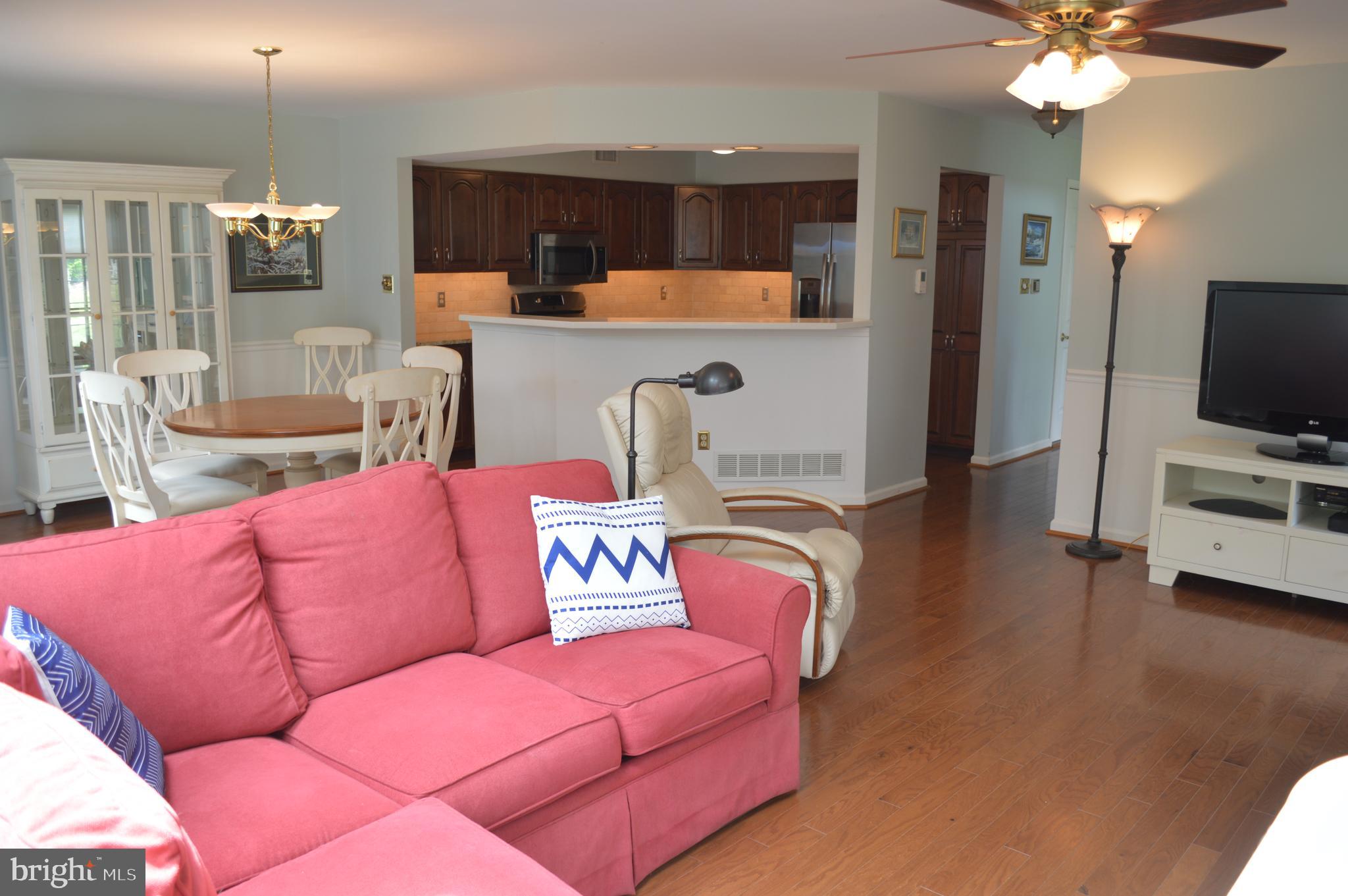 PONDS EDGE - Residential