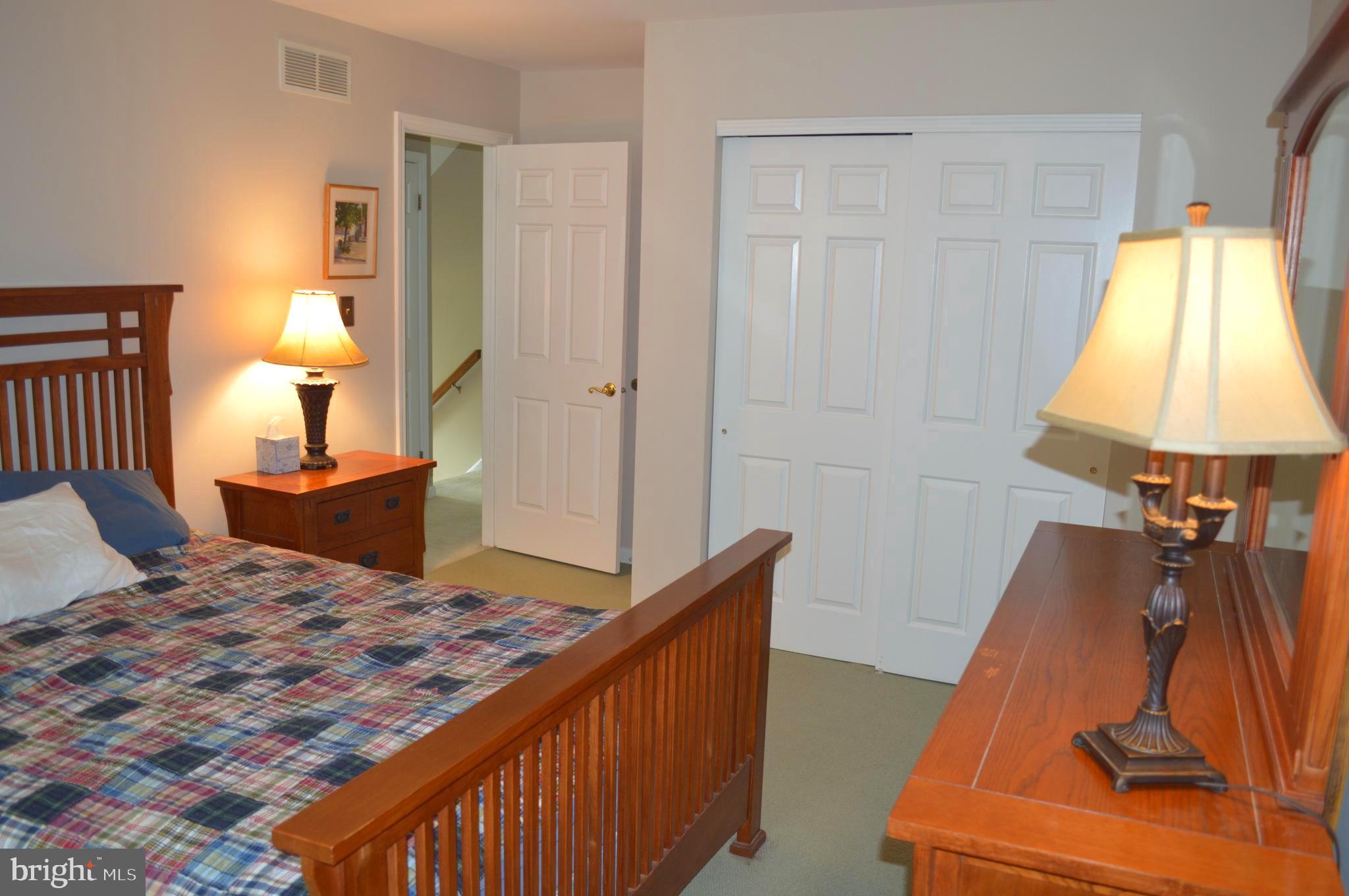 PONDS EDGE - Residential