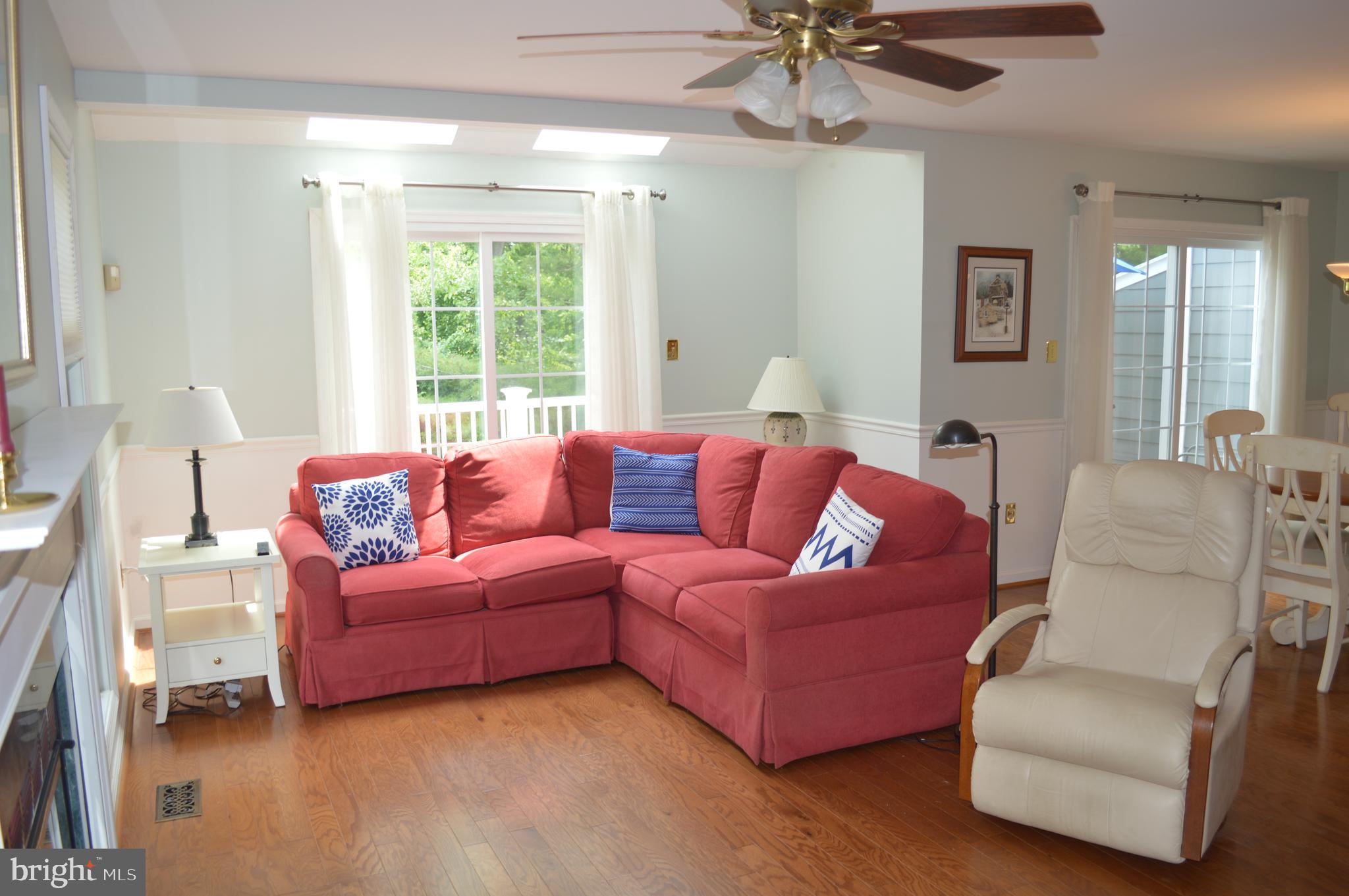 PONDS EDGE - Residential