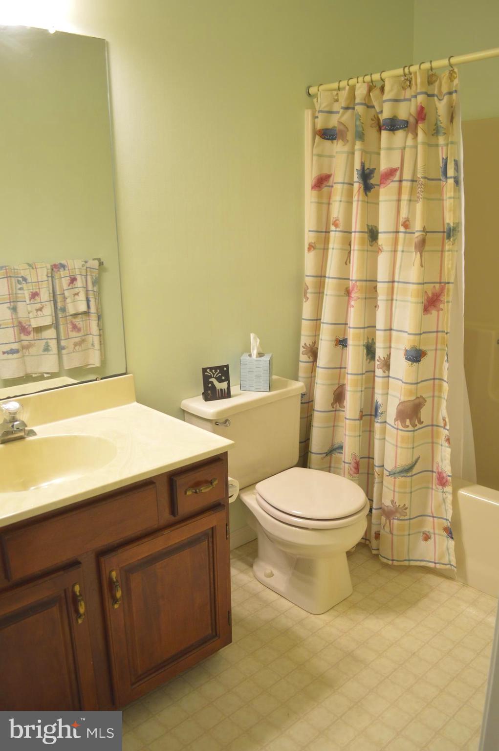 PONDS EDGE - Residential