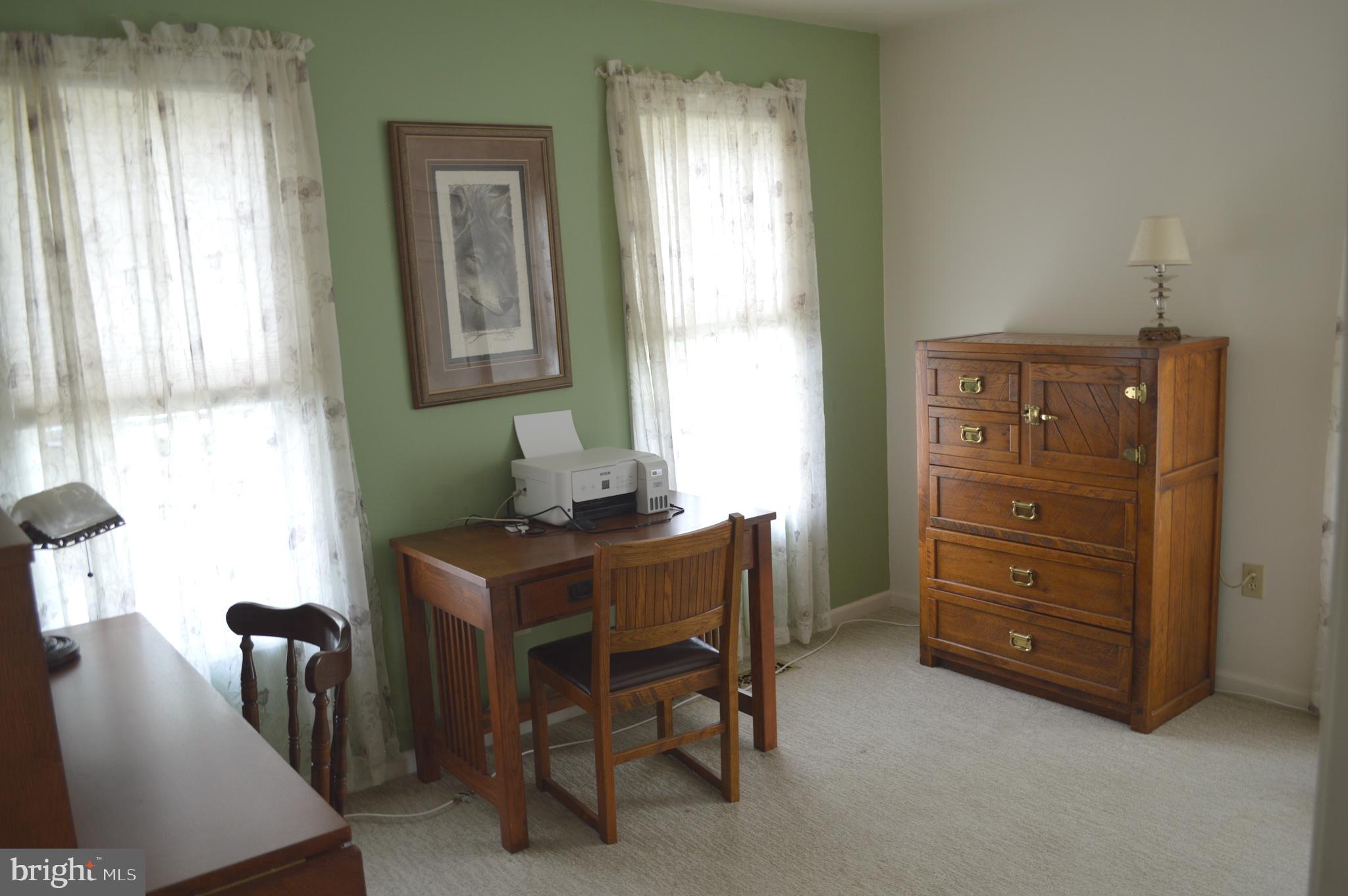 PONDS EDGE - Residential