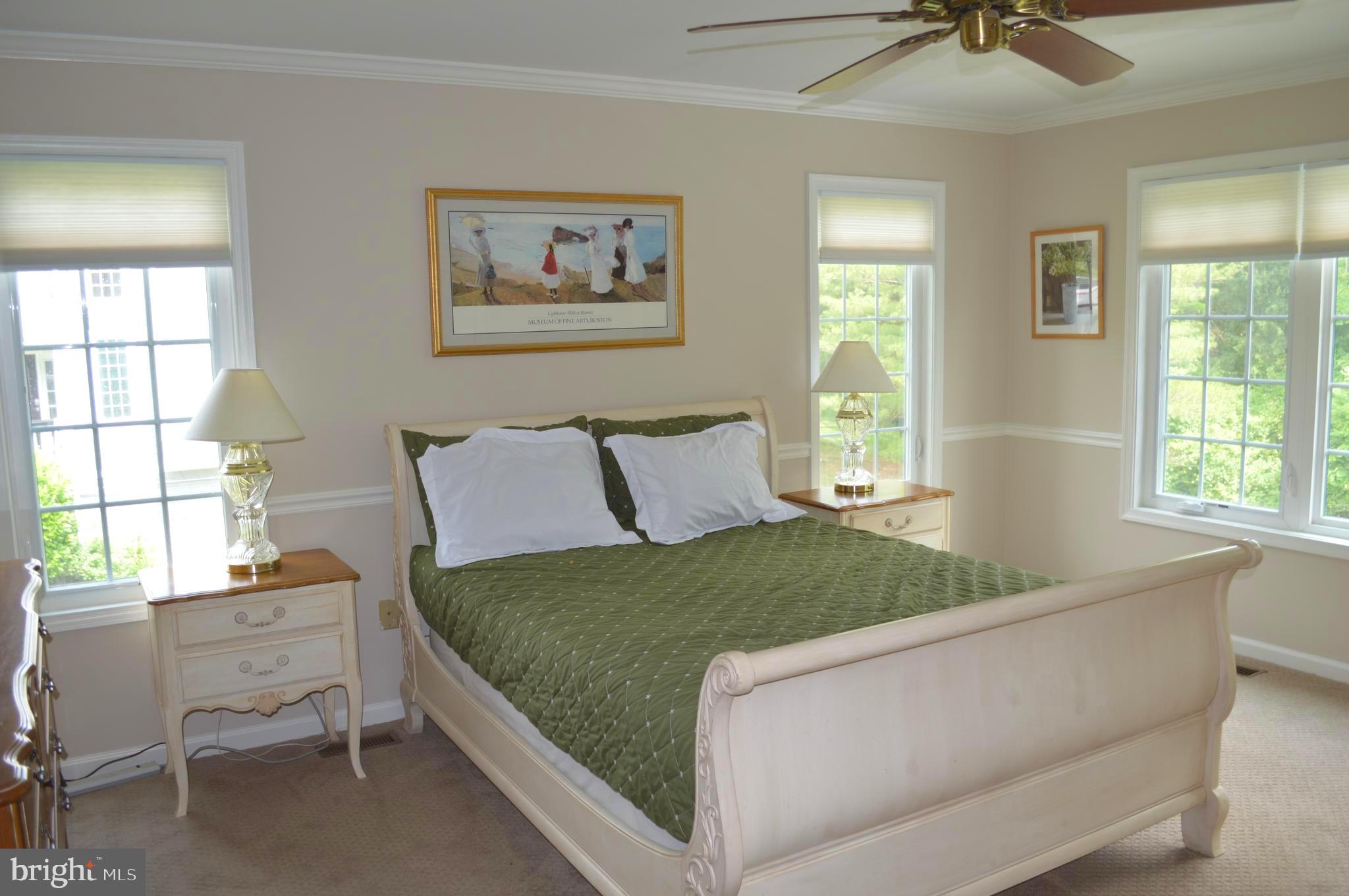 PONDS EDGE - Residential