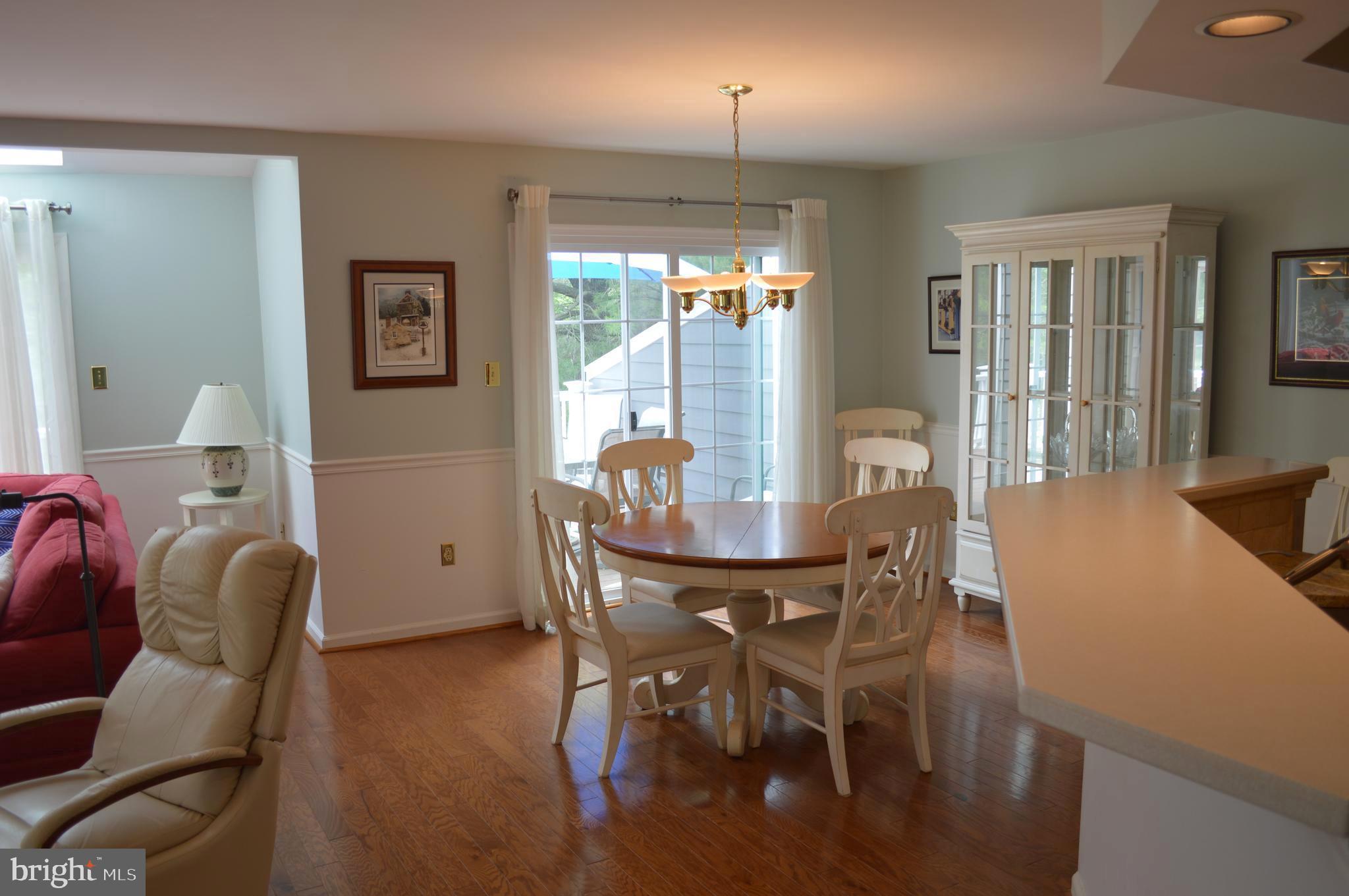 PONDS EDGE - Residential