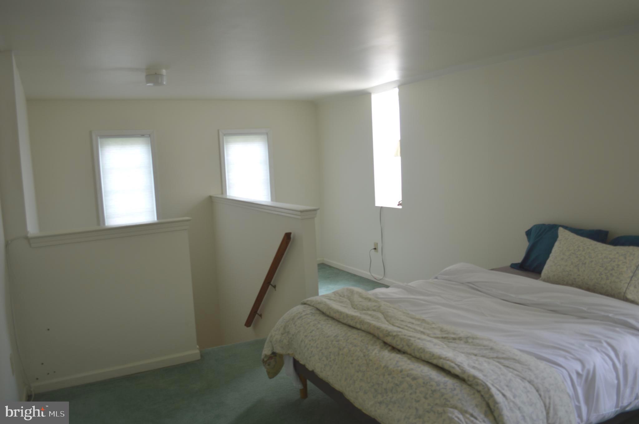 PONDS EDGE - Residential