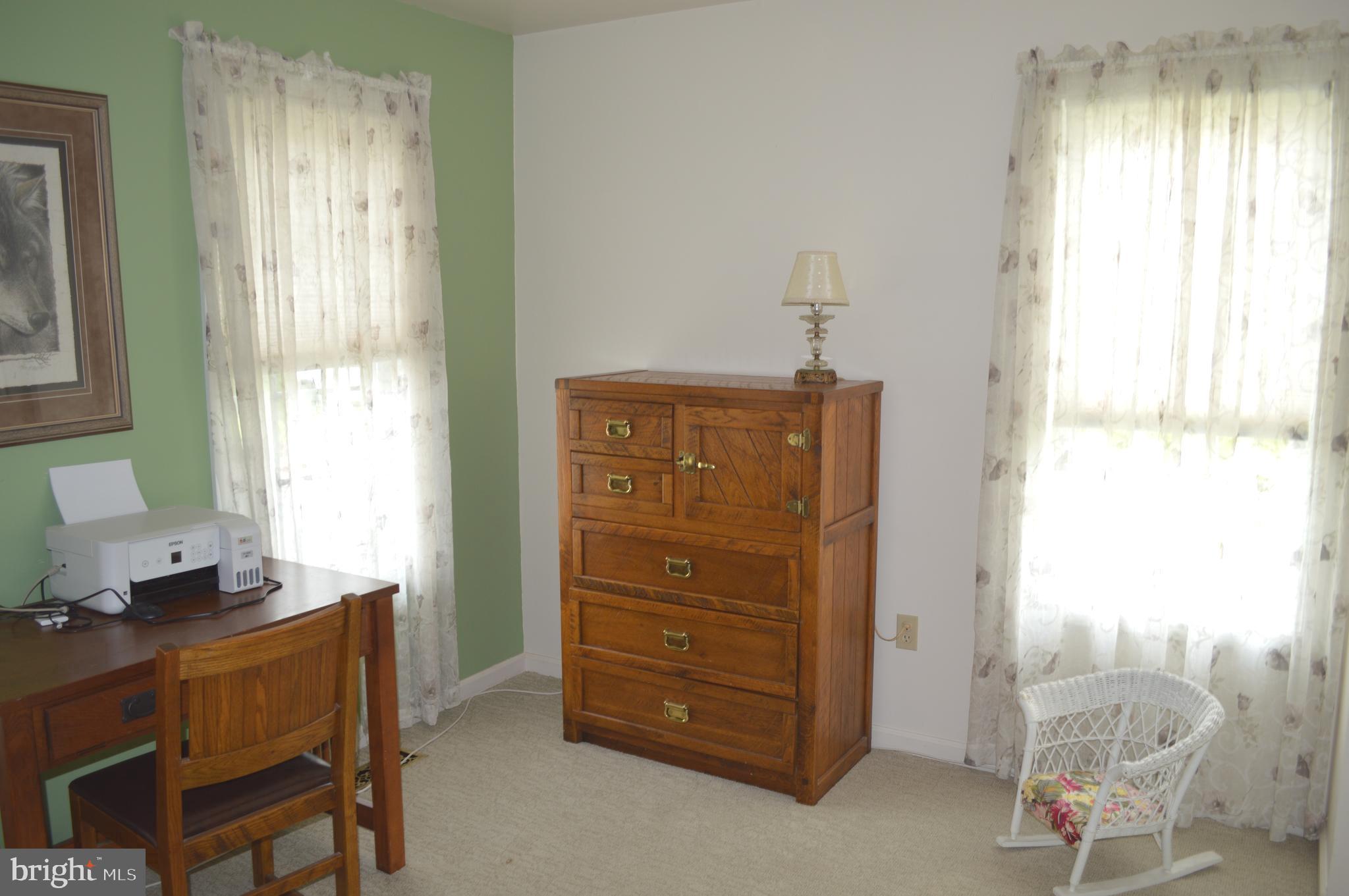 PONDS EDGE - Residential