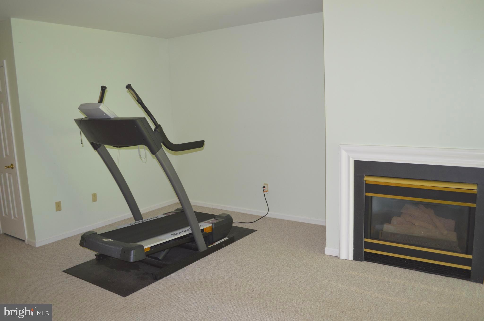 PONDS EDGE - Residential