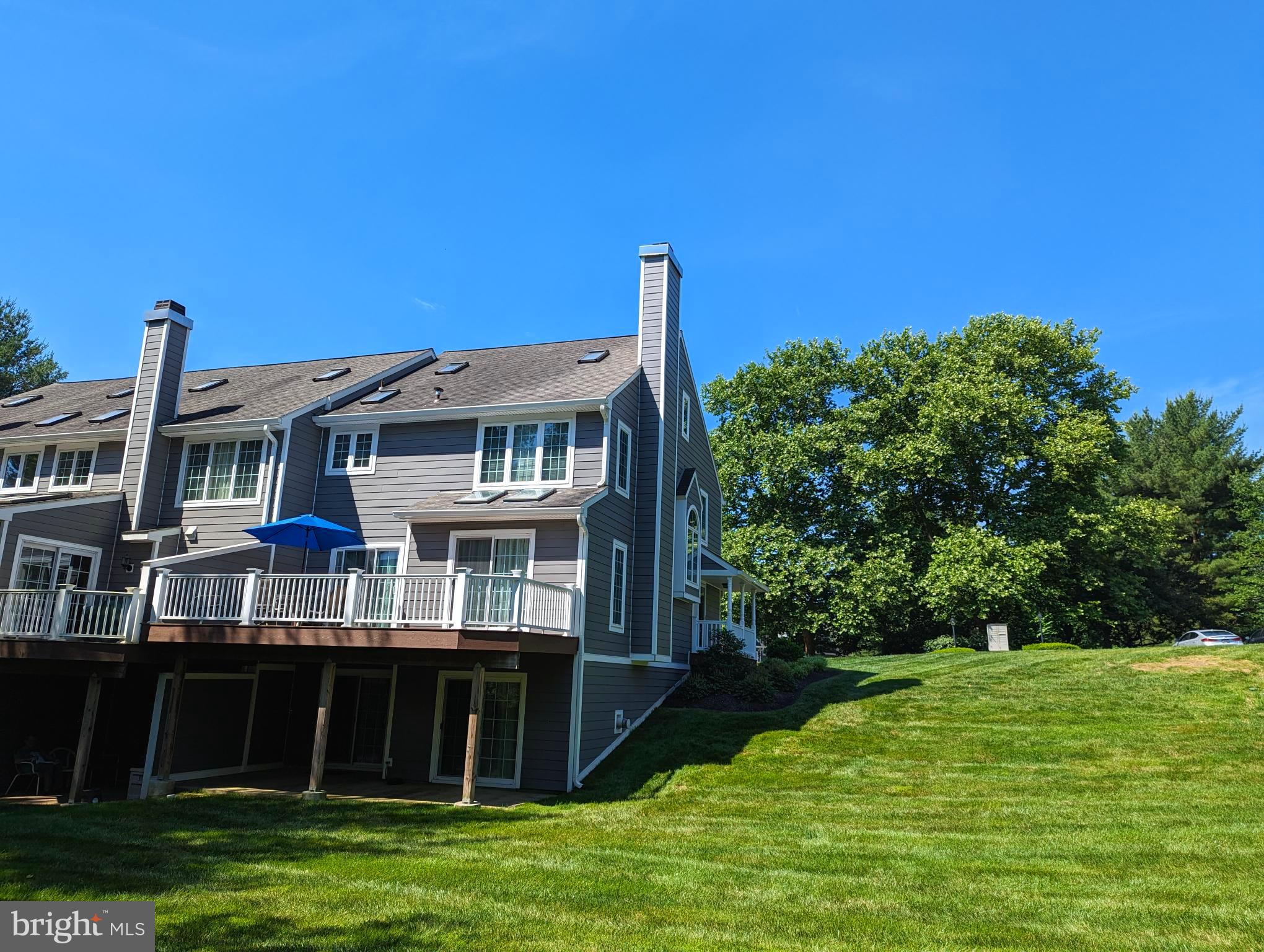 PONDS EDGE - Residential