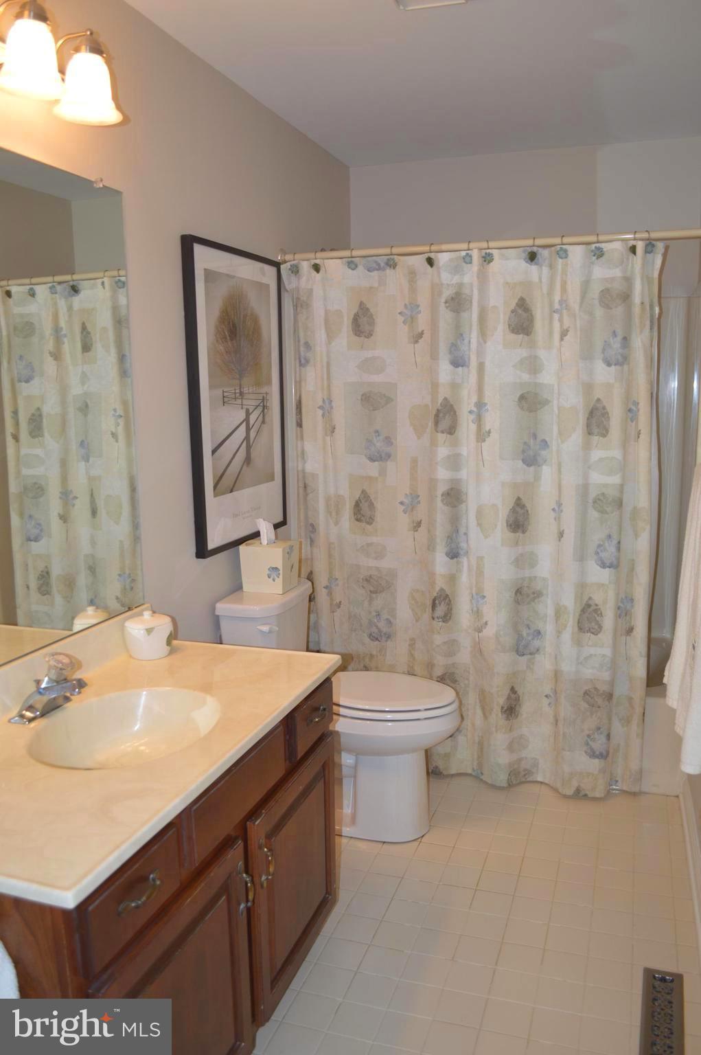 PONDS EDGE - Residential