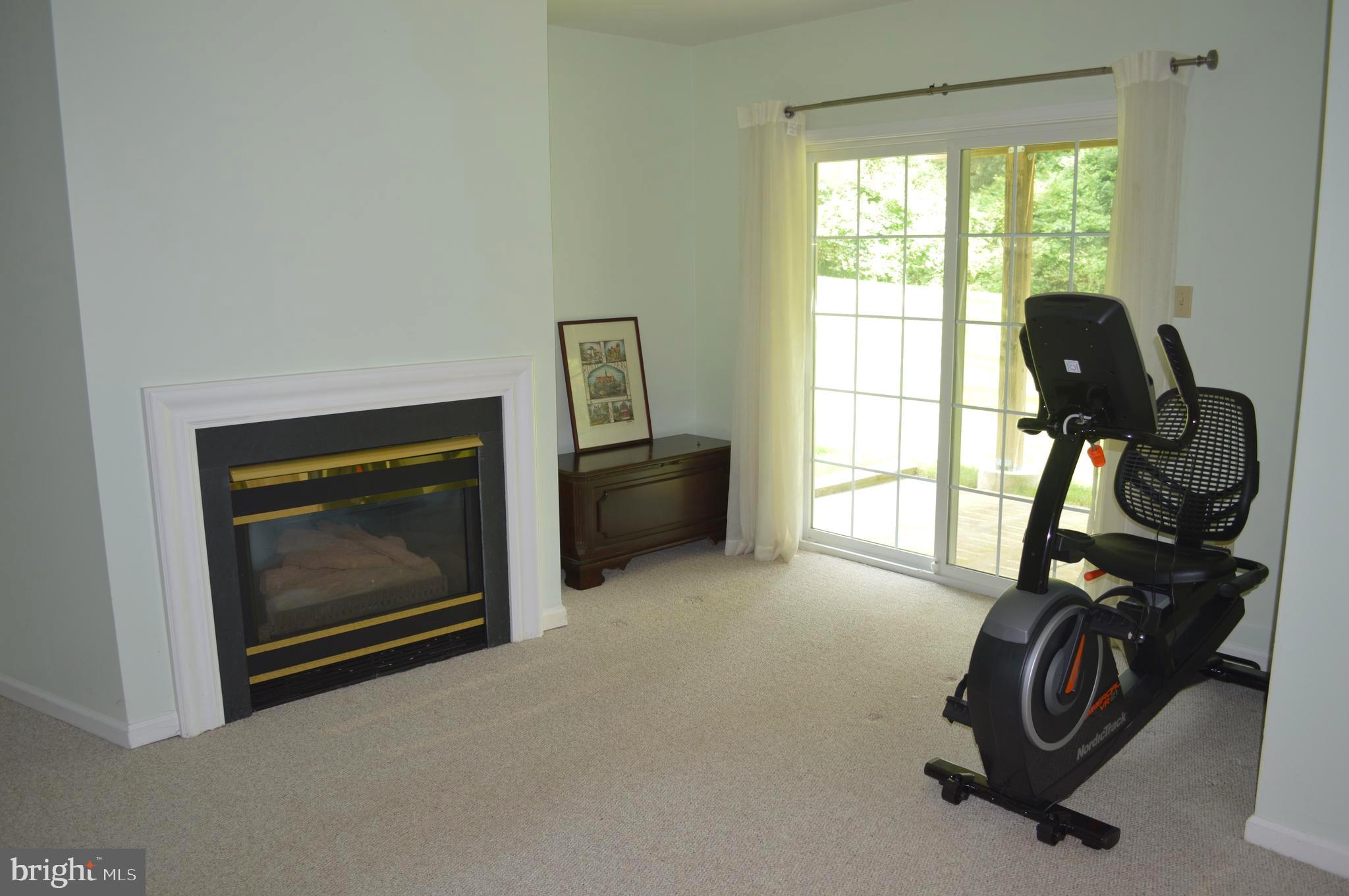 PONDS EDGE - Residential