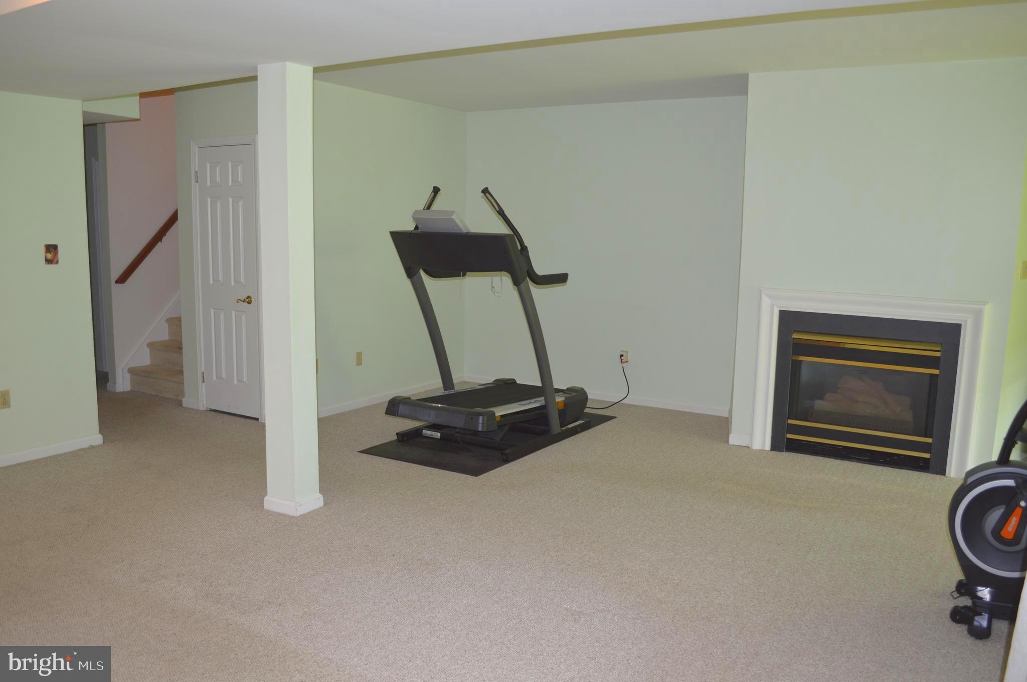 PONDS EDGE - Residential