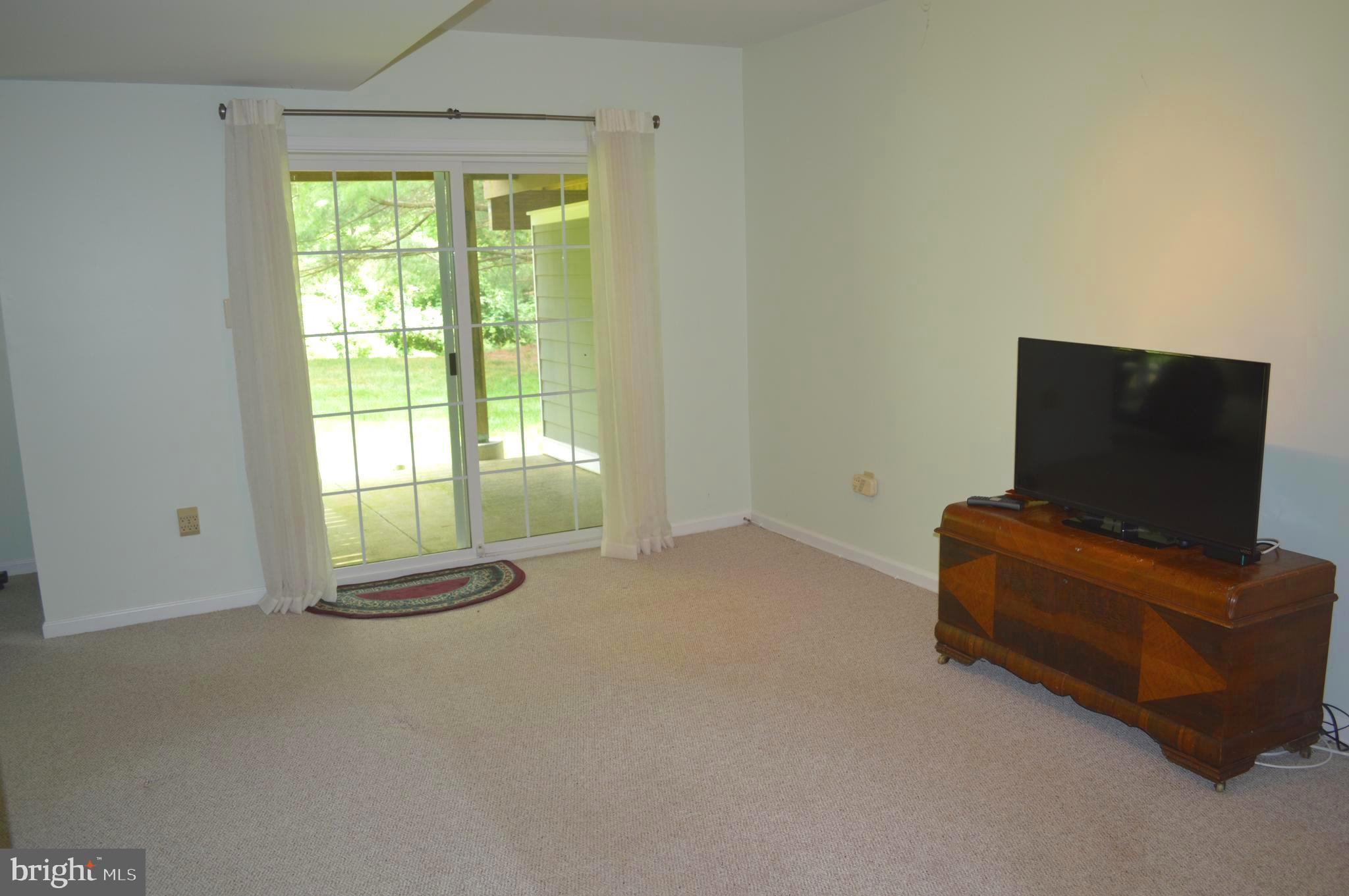 PONDS EDGE - Residential