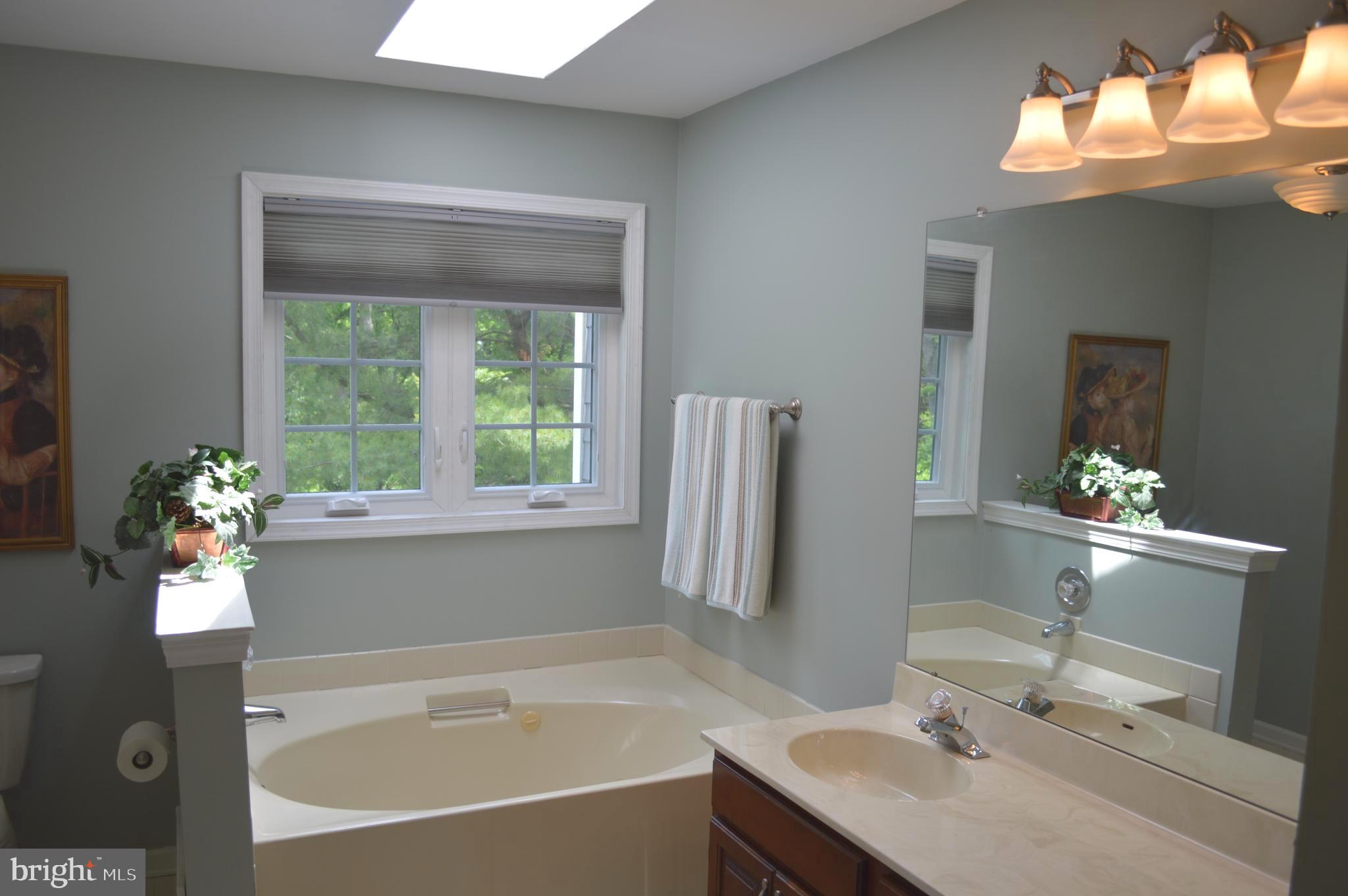 PONDS EDGE - Residential