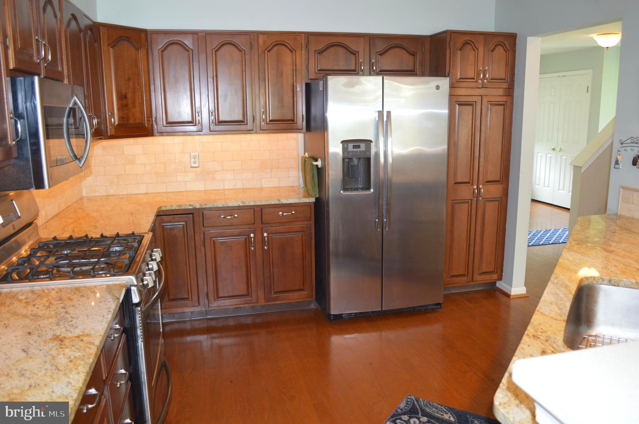 PONDS EDGE - Residential