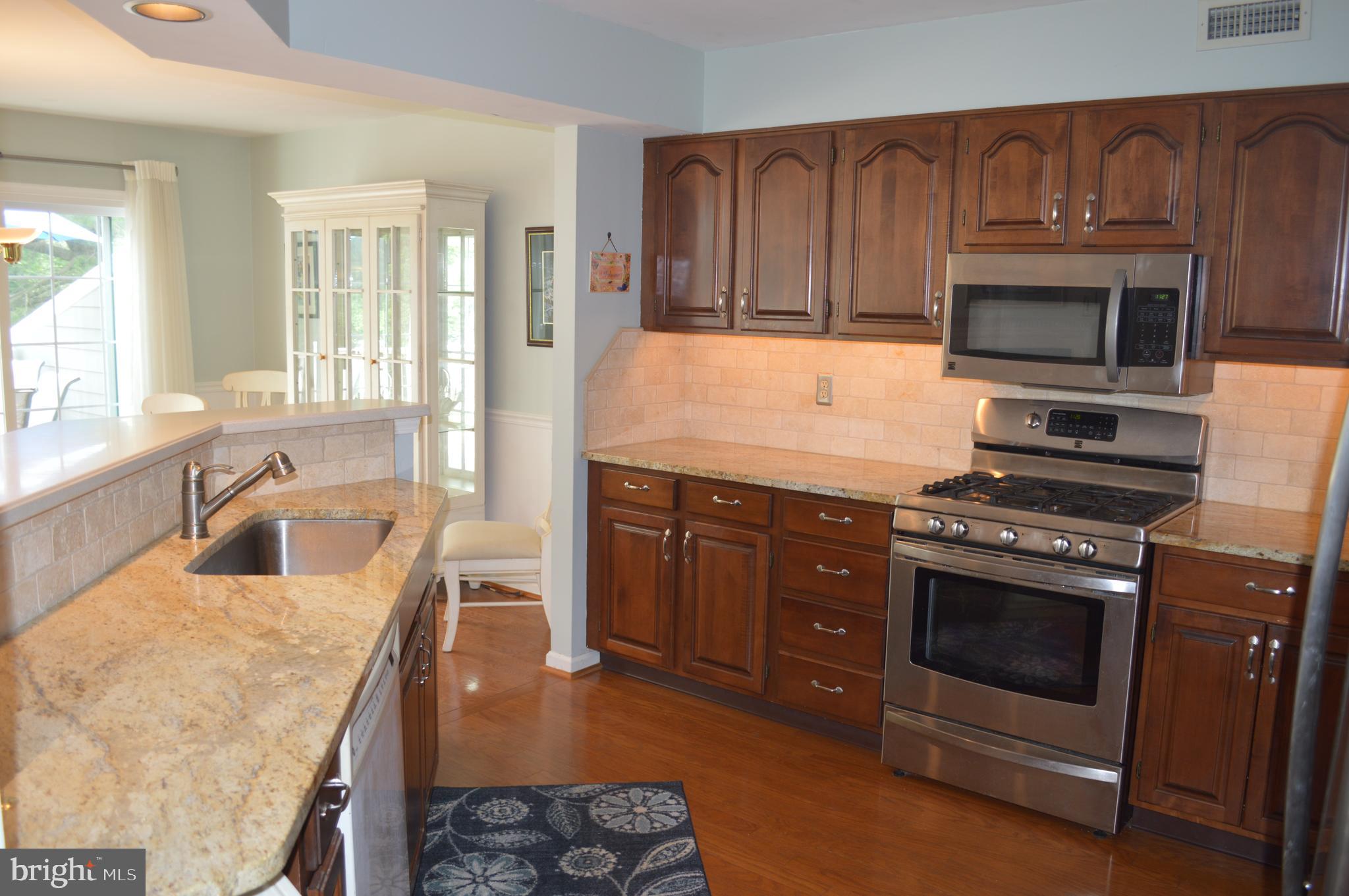 PONDS EDGE - Residential