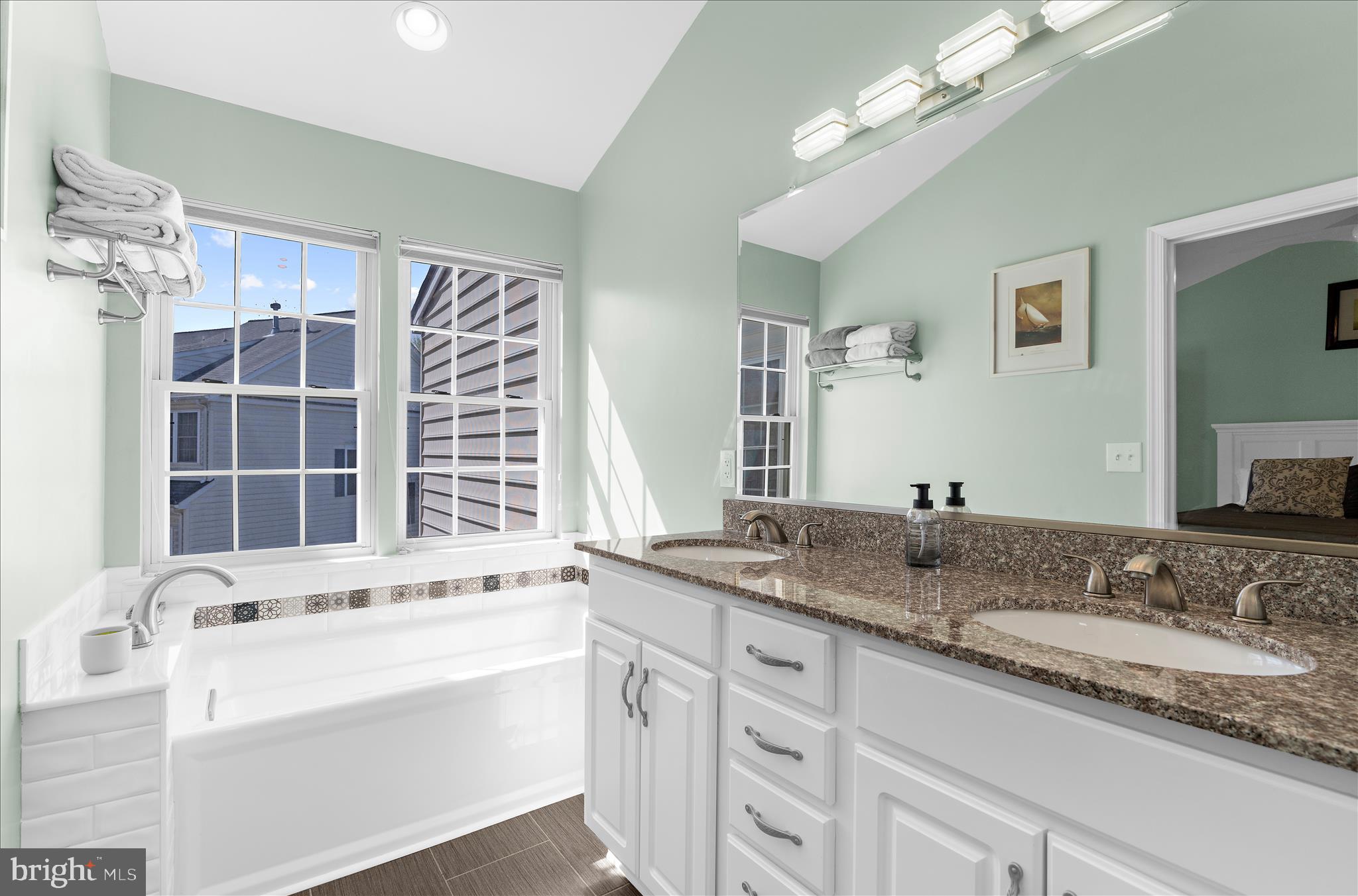 CROFTON MANOR - Residential