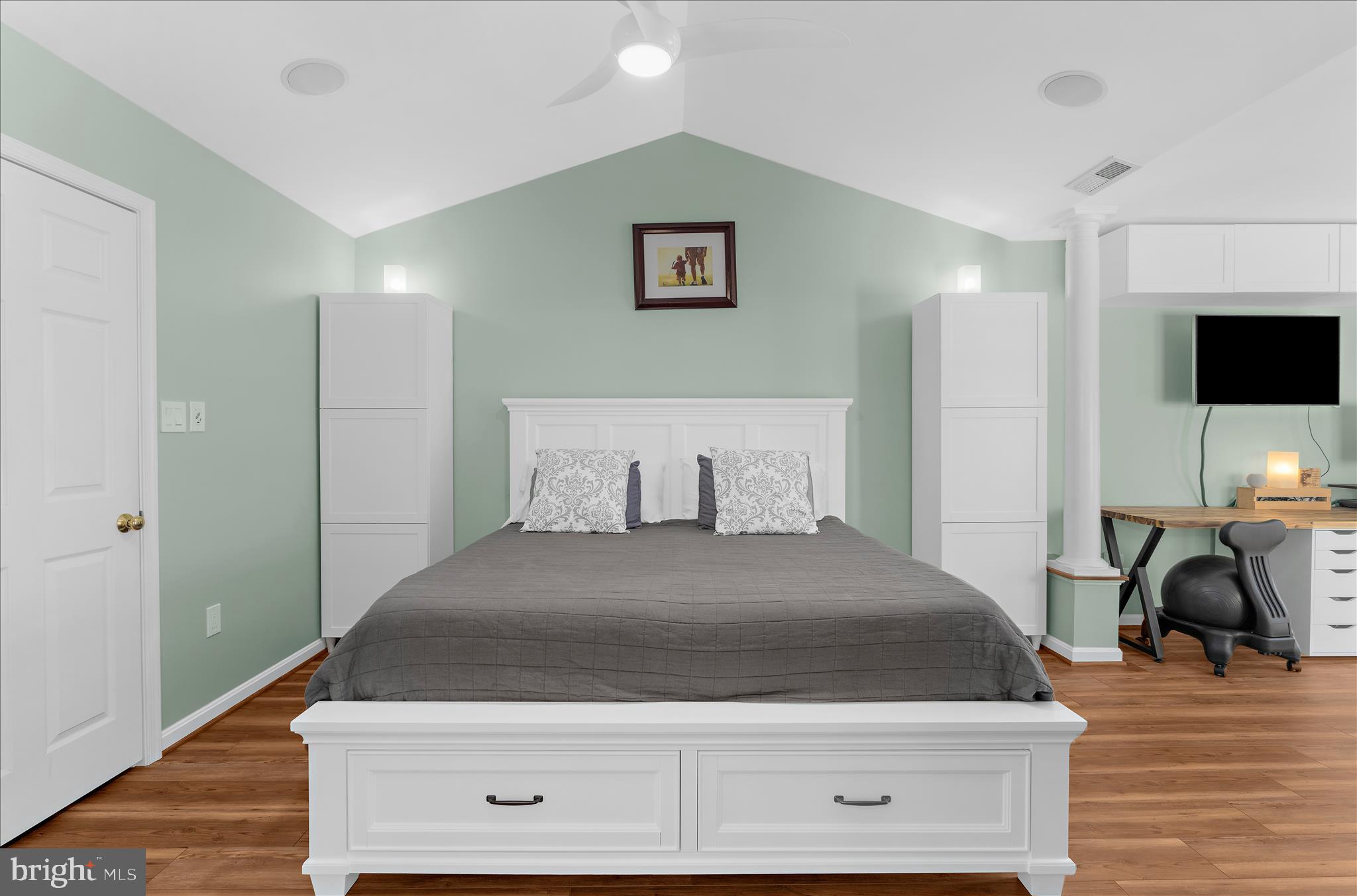 CROFTON MANOR - Residential