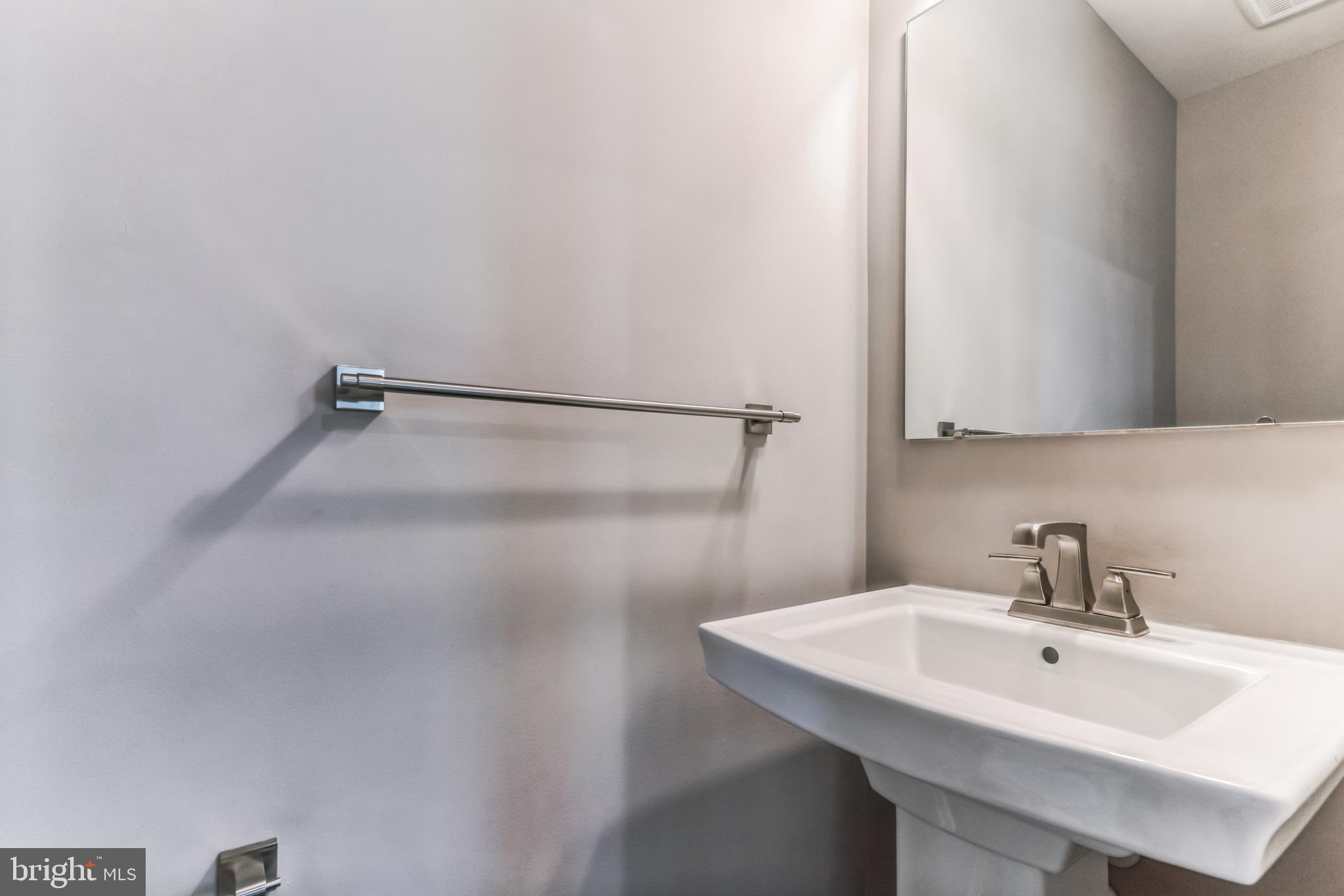 TIMOTHY BRANCH TOWNS - Residential Lease