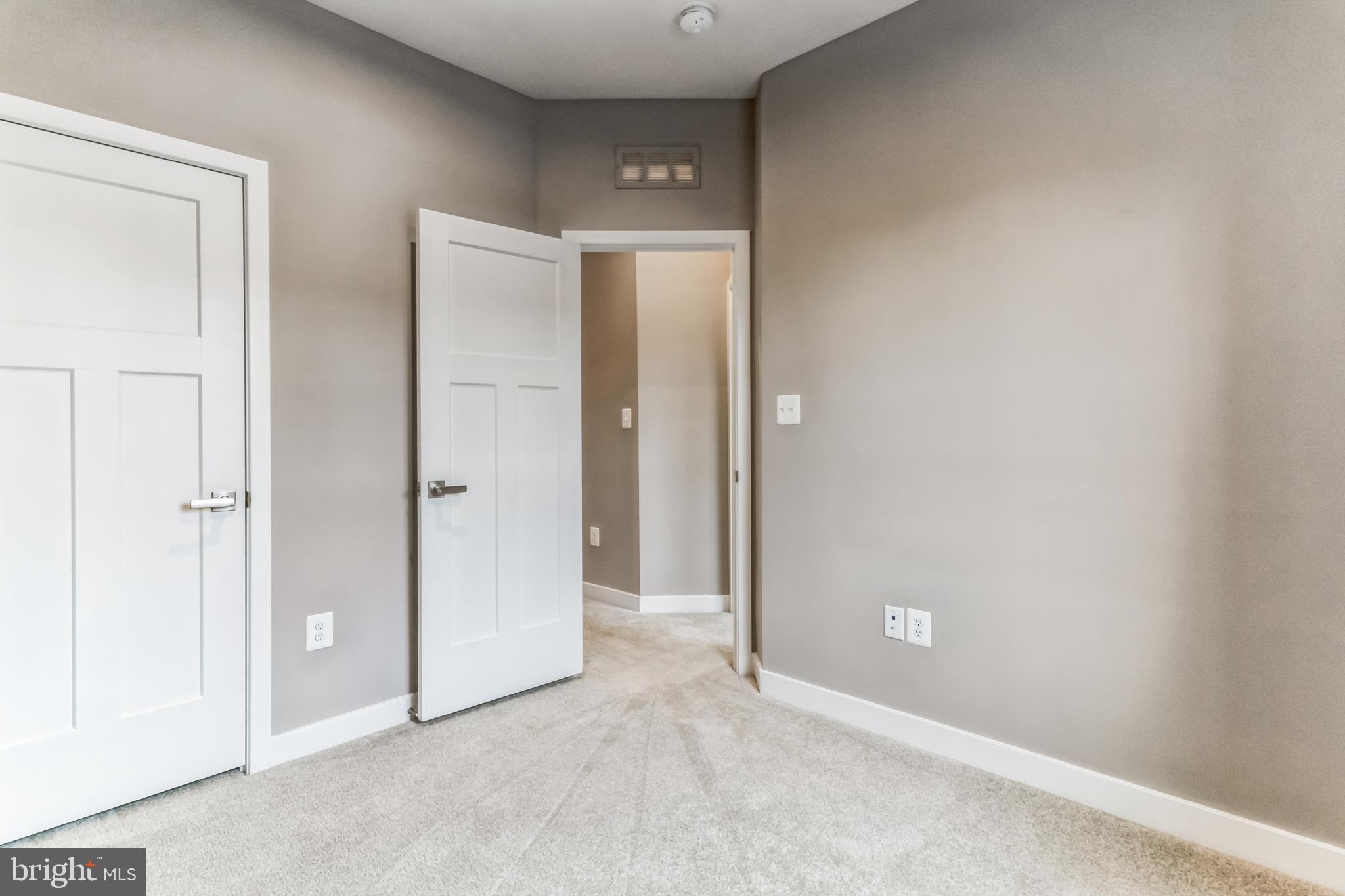 TIMOTHY BRANCH TOWNS - Residential Lease