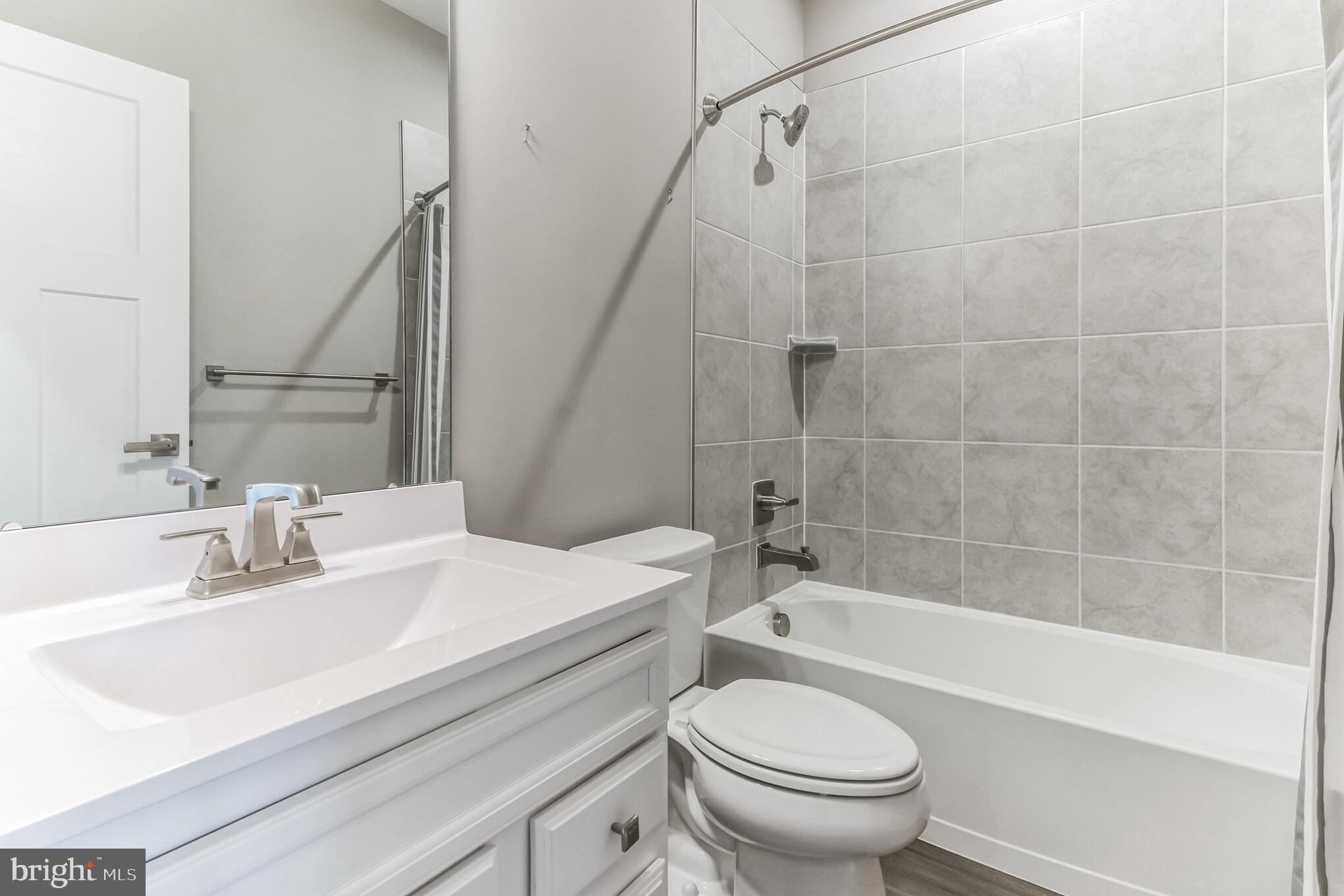 TIMOTHY BRANCH TOWNS - Residential Lease