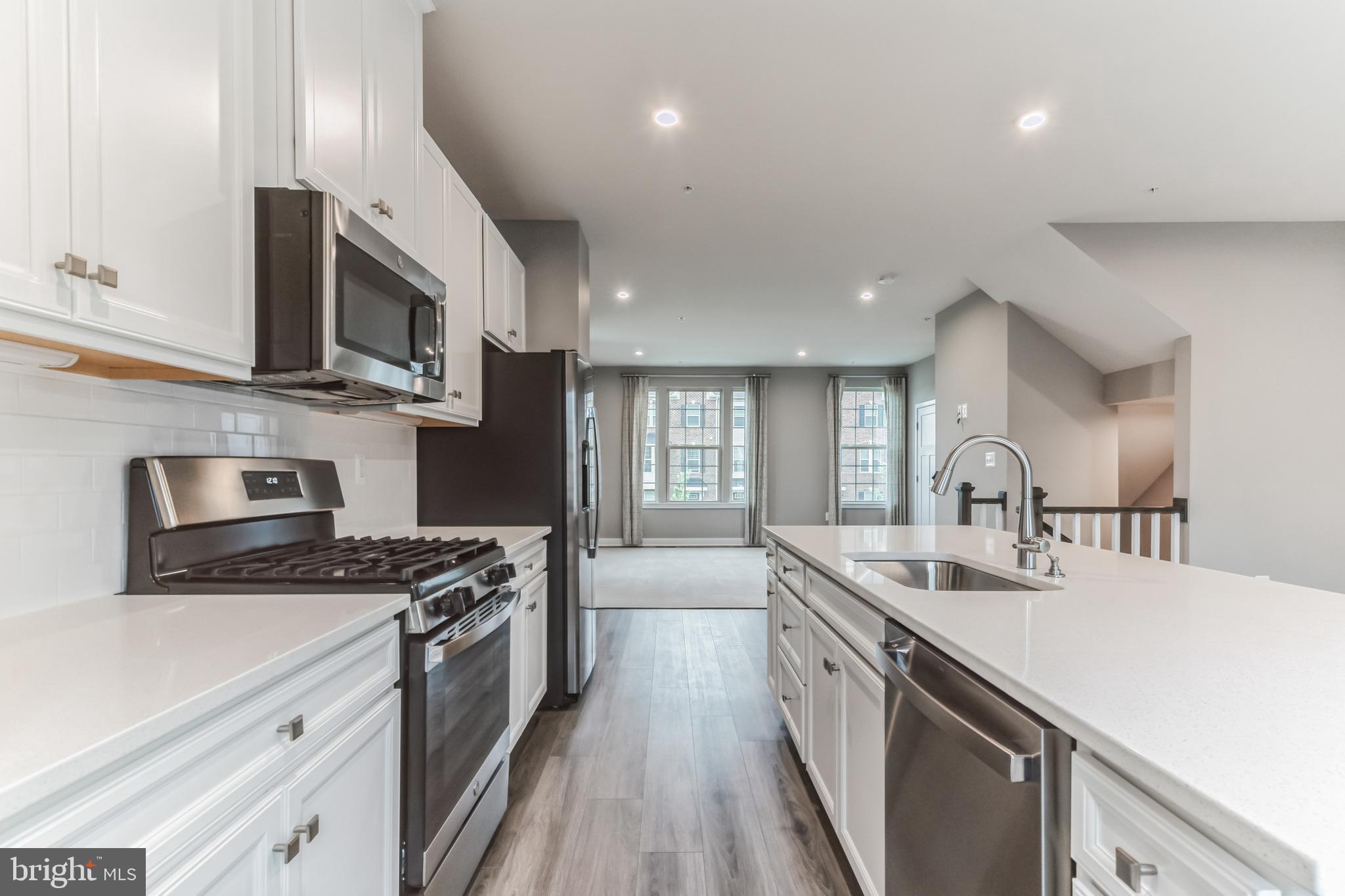 TIMOTHY BRANCH TOWNS - Residential Lease