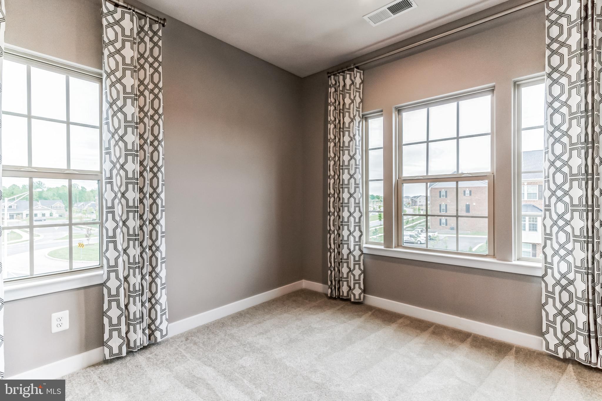 TIMOTHY BRANCH TOWNS - Residential Lease