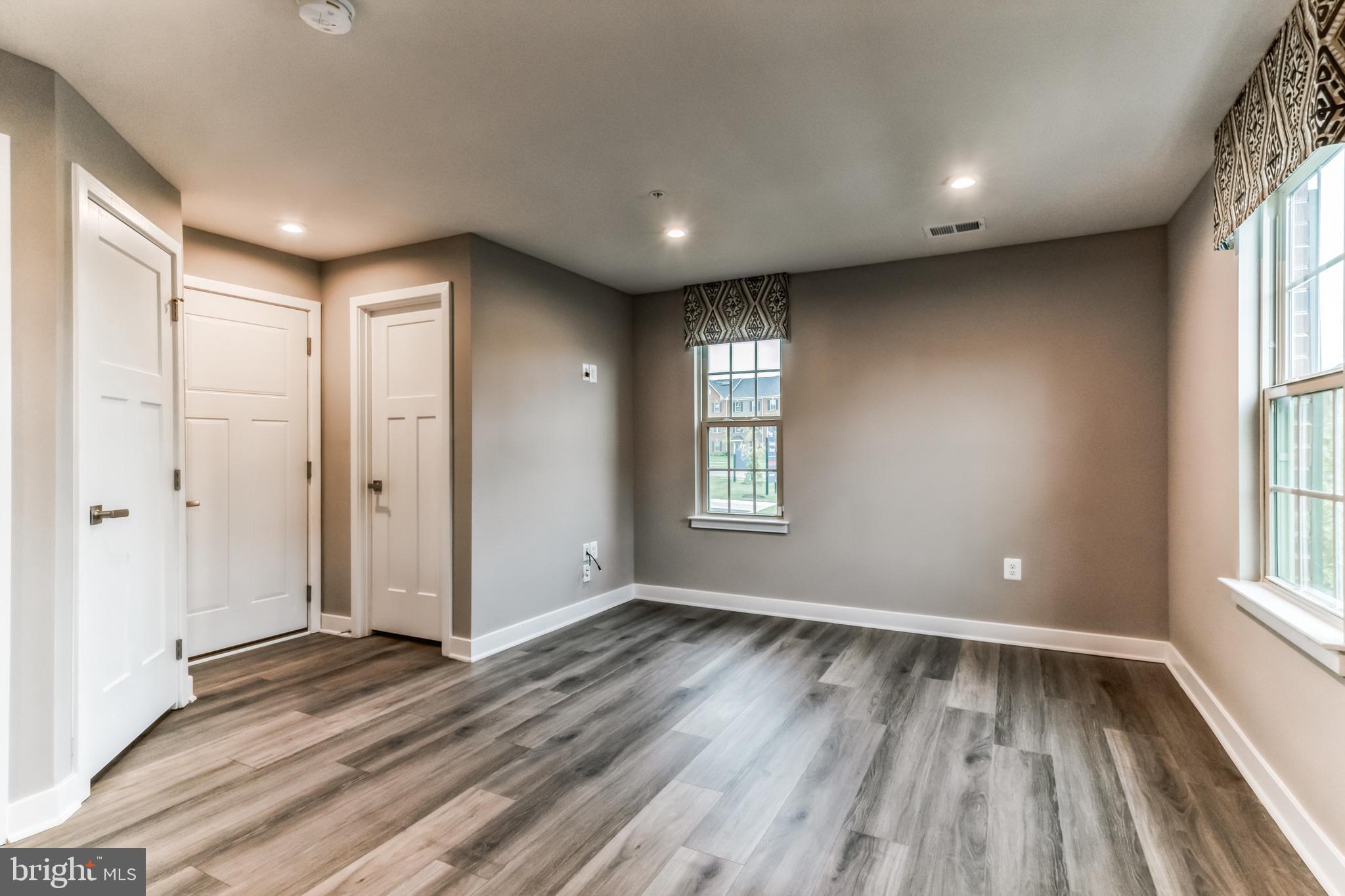 TIMOTHY BRANCH TOWNS - Residential Lease