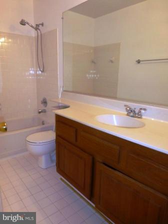 TWIN OAKS - Residential