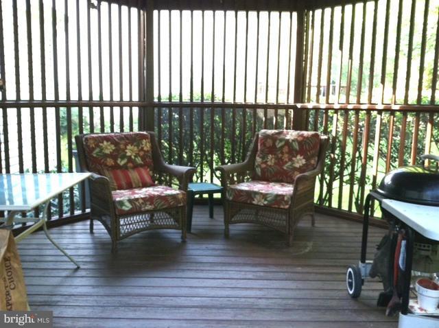 TWIN OAKS - Residential