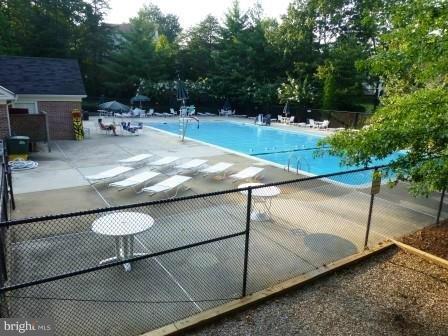 TWIN OAKS - Residential