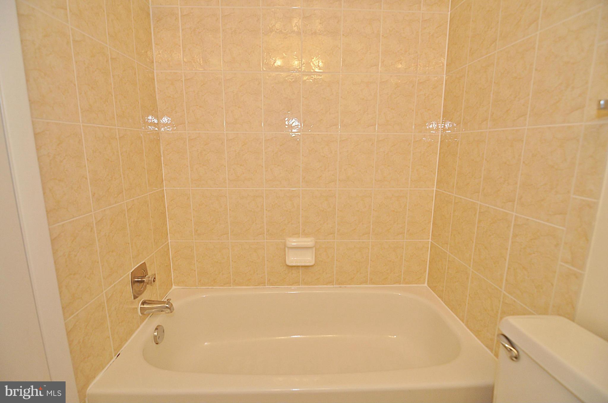 SOUTHAMPTON - Residential Lease