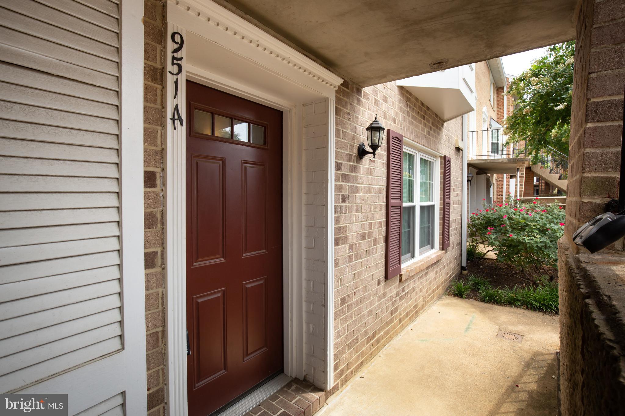 WESTHAMPTON MEWS - Residential Lease