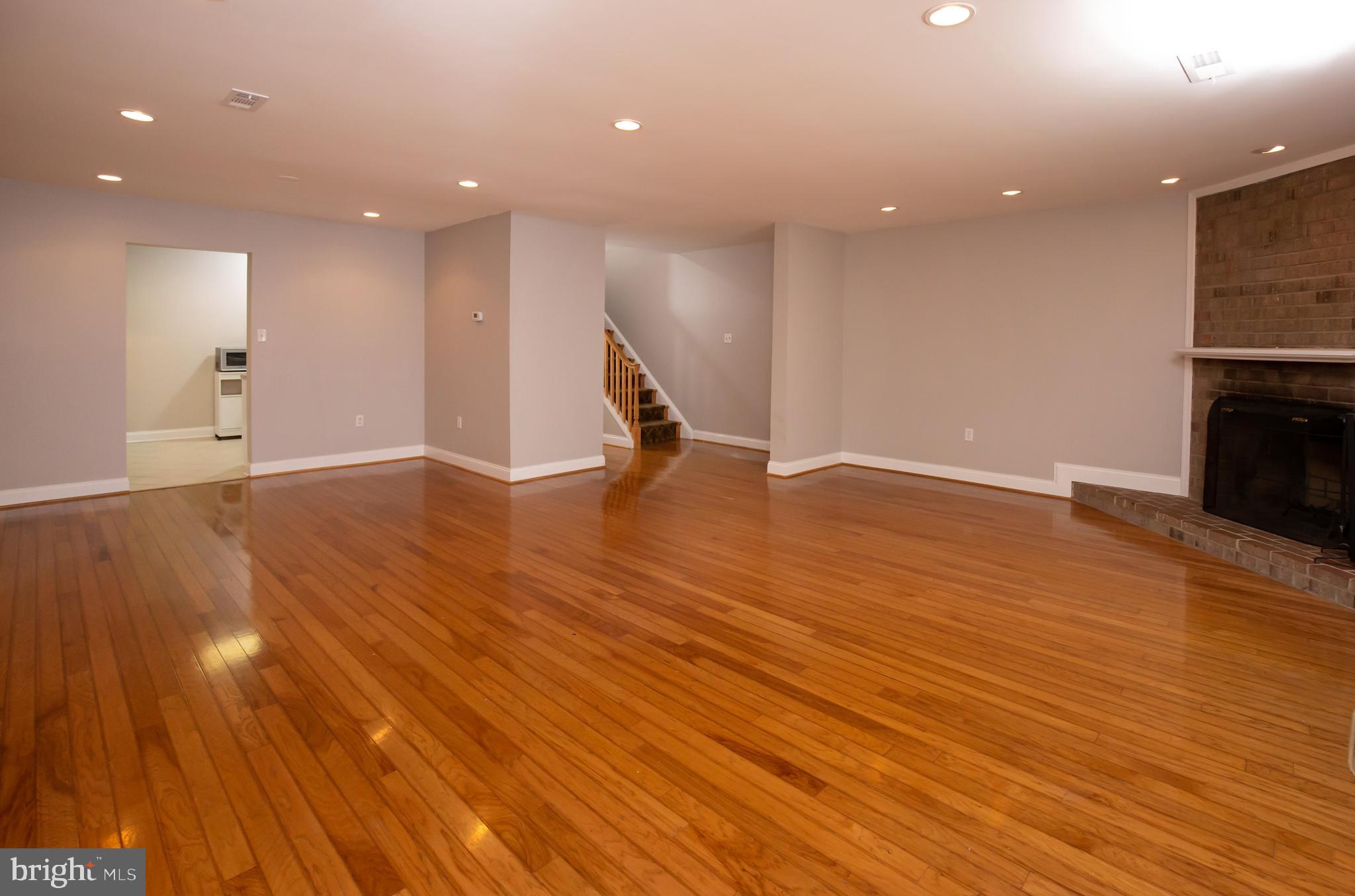 WESTHAMPTON MEWS - Residential Lease