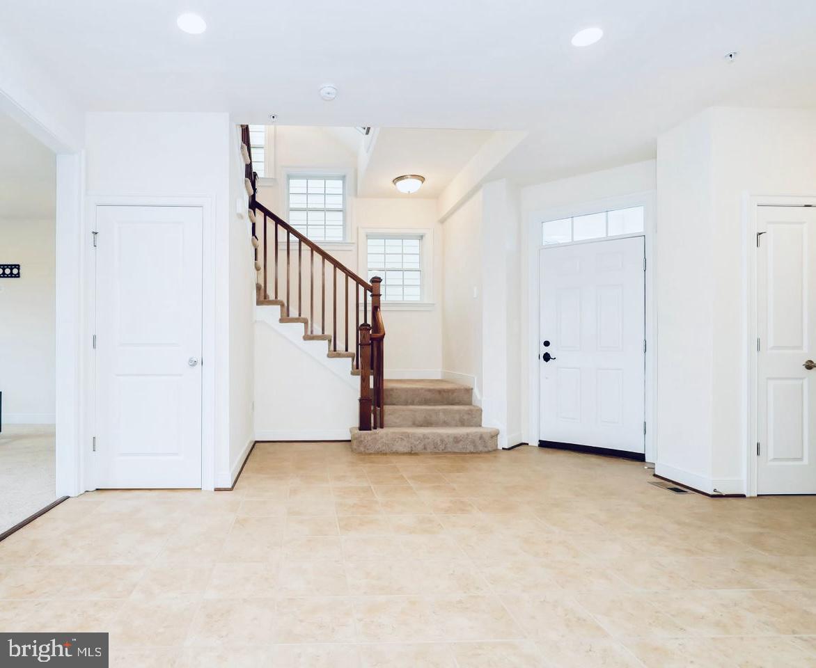 VILLAGES OF URBANA - Residential Lease