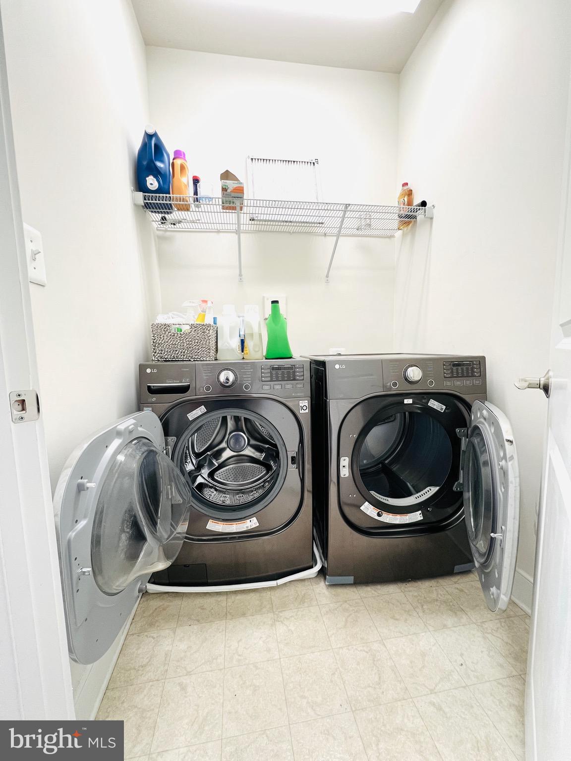 VILLAGES OF URBANA - Residential Lease