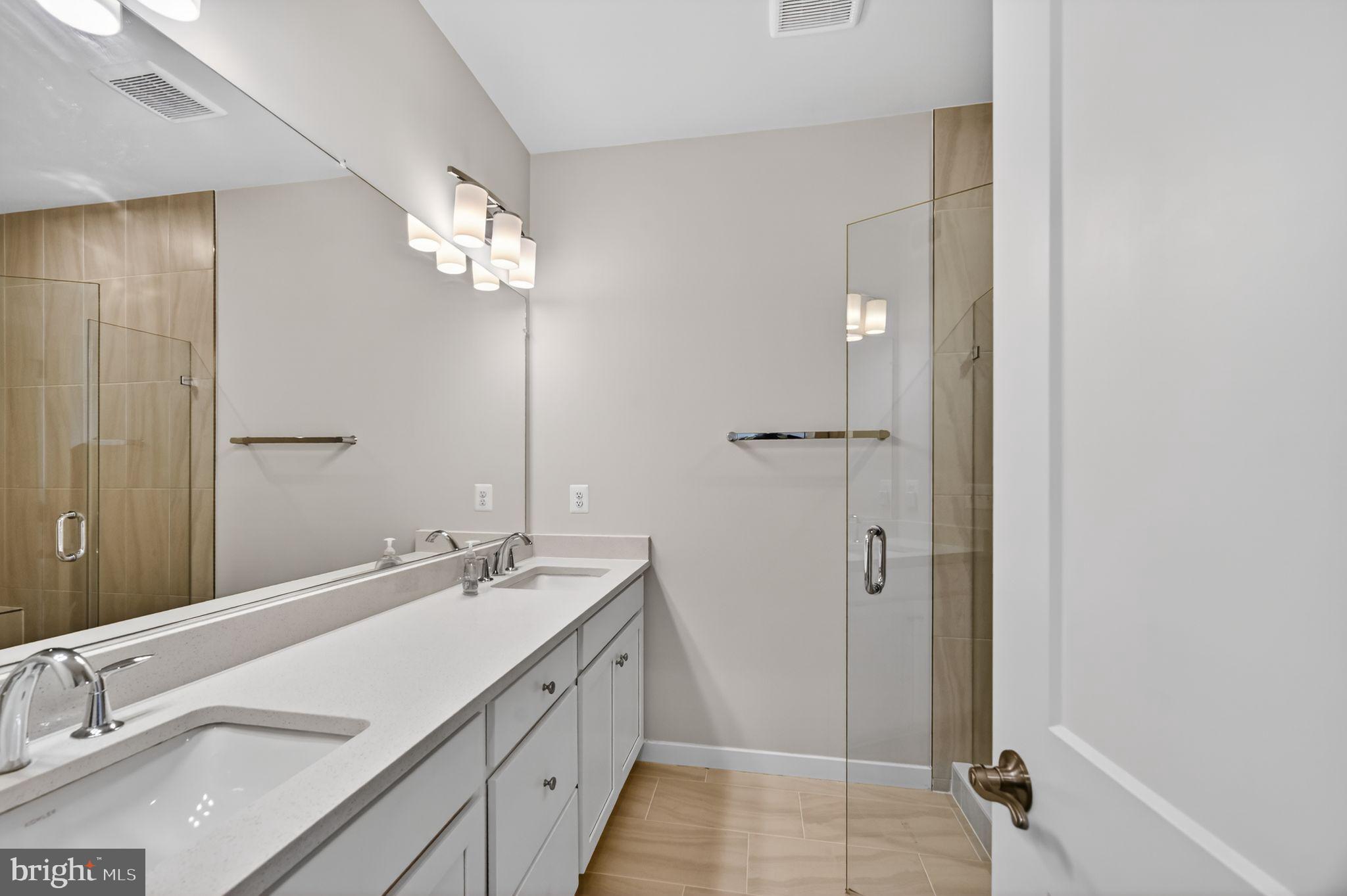 ARCOLA TOWN CENTER - Residential