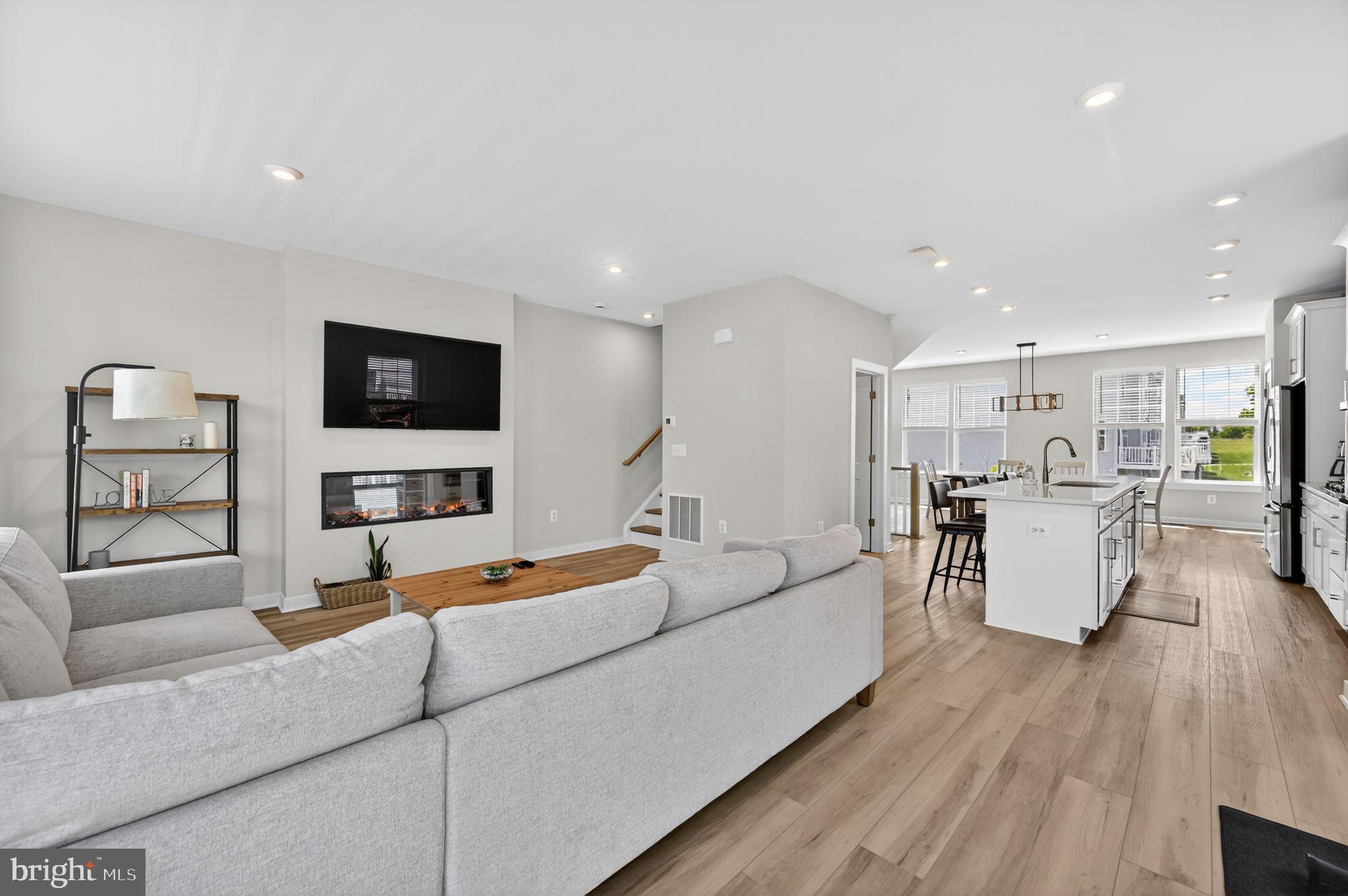 ARCOLA TOWN CENTER - Residential