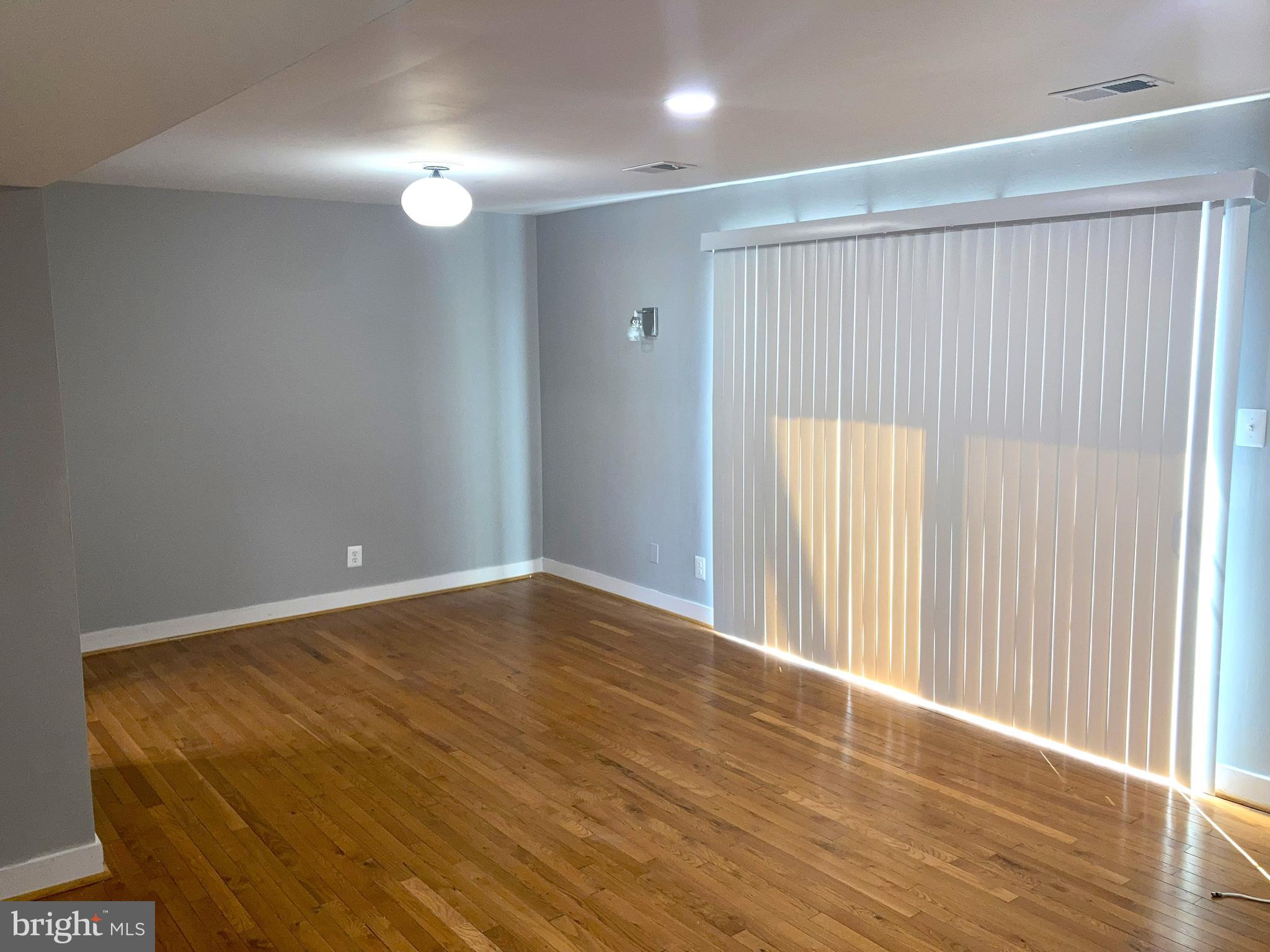 PRINCE PL AT NORTHAMPTOM - Residential