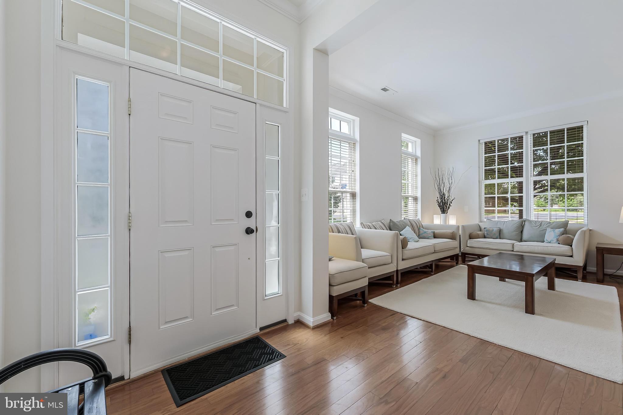 22948 FANSHAW SQUARE