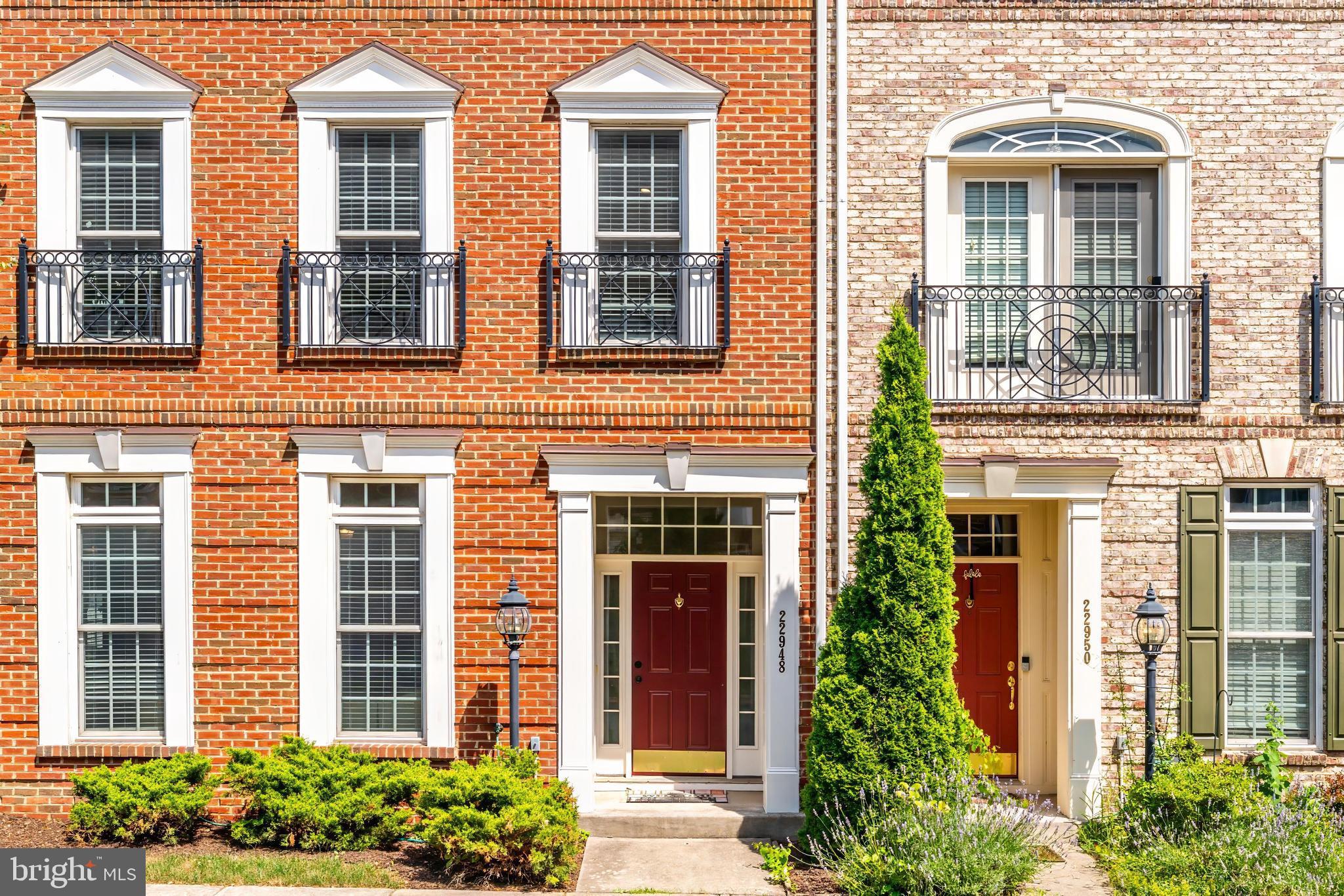 22948 FANSHAW SQUARE