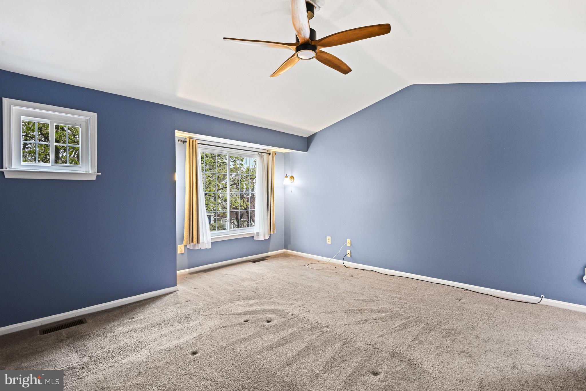 ASHBURN FARM - Residential