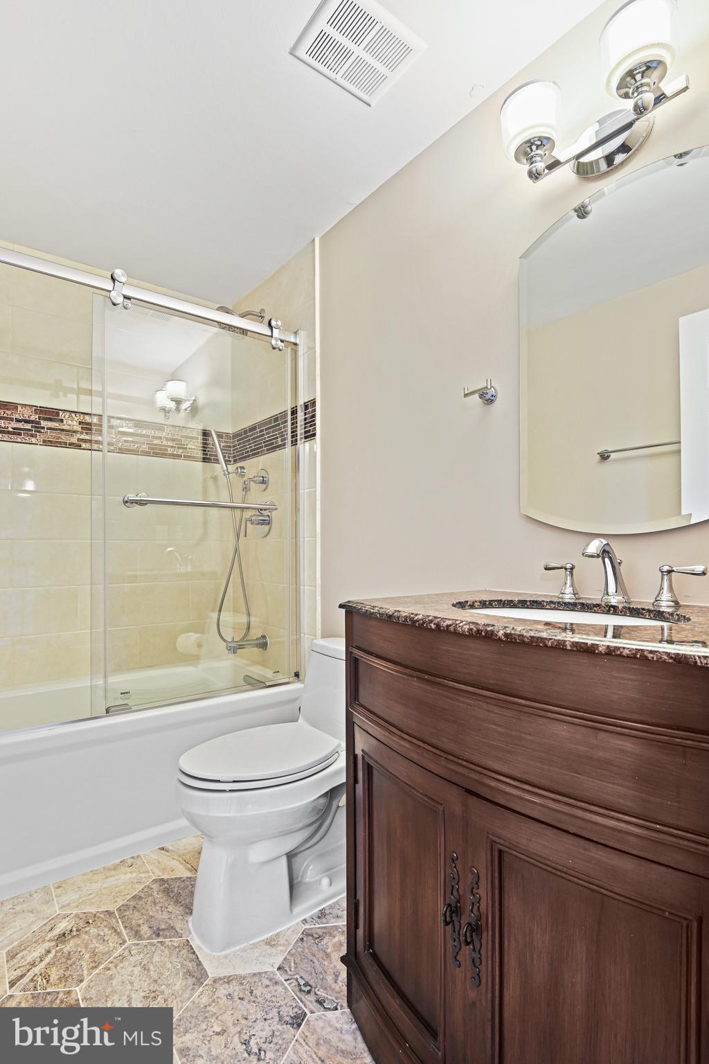 ASHBURN FARM - Residential