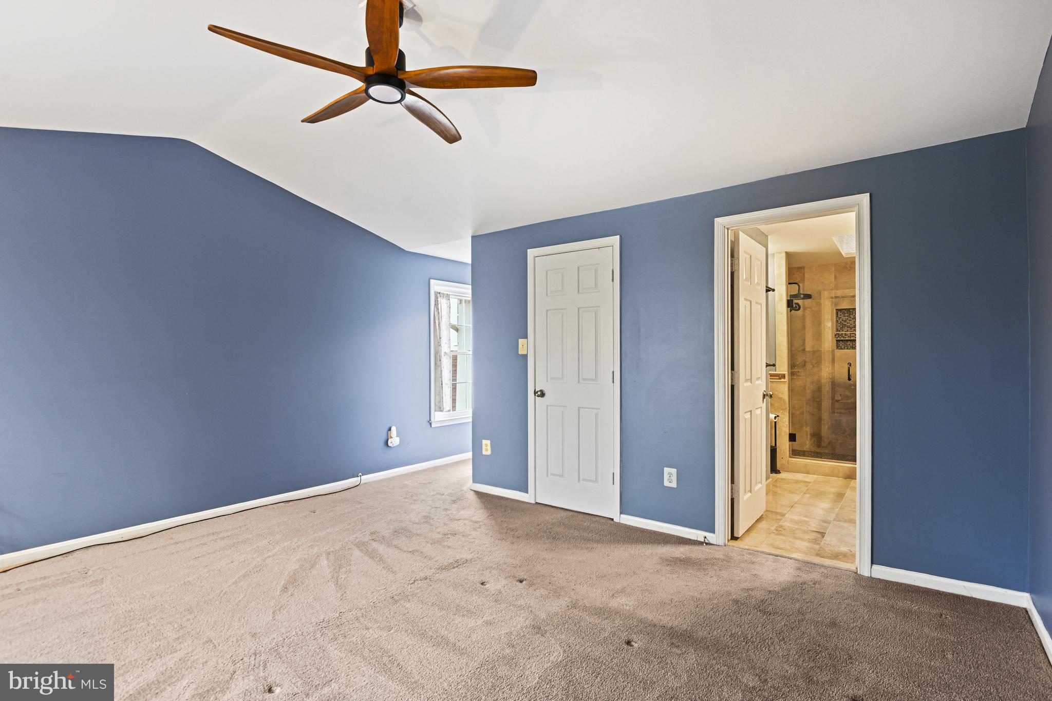 ASHBURN FARM - Residential